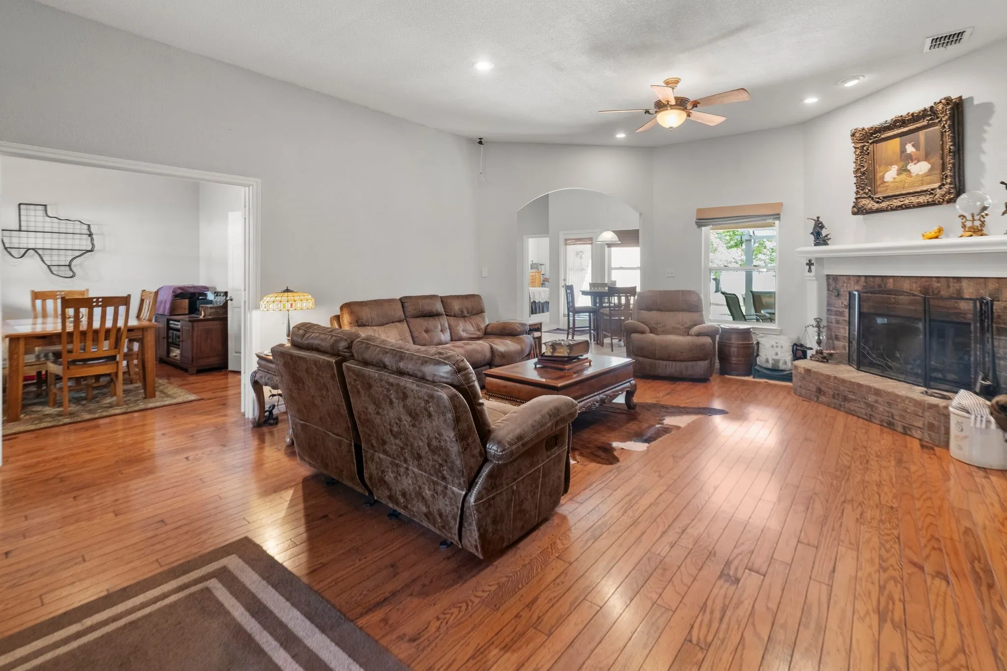 Single Family Residence For Sale in Hunt County , 5781 COUNTY ROAD 3515, Quinlan, Texas 75474, 3 Bedroom, 2 Bathroom, Garage spaces, 2,163 Sqft, built in 2008, mls#21403450, Real Estate Agent in Quinlan, Homes For Sale in Hunt county, Homes For Sale in Quinlan, Realtor in Quinlan Texas, Real Estate Brokerage Independent Realty Texas, Luminita Cordes Realtor