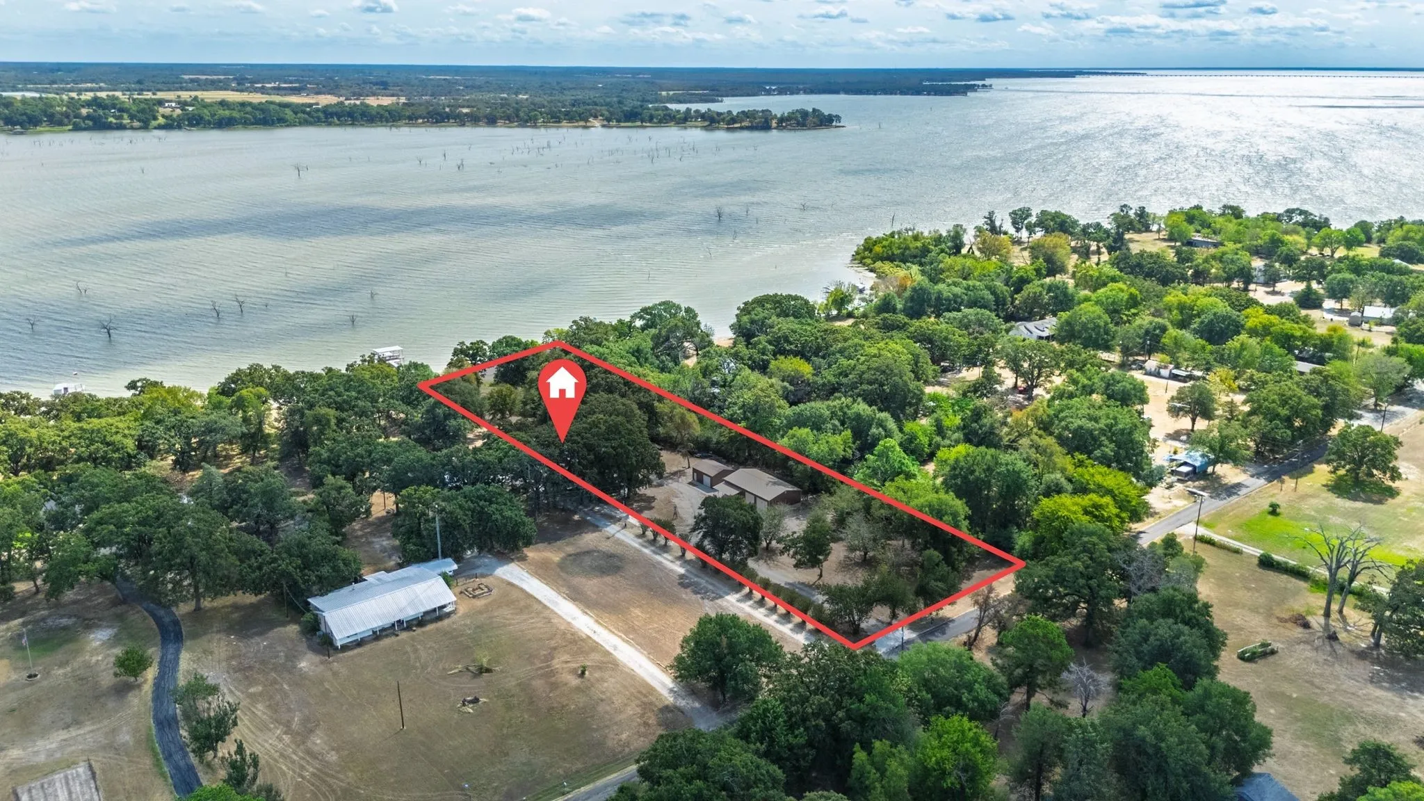 Single Family Residence For Sale in Hunt County , 5781 COUNTY ROAD 3515, Quinlan, Texas 75474, 3 Bedroom, 2 Bathroom, Garage spaces, 2,163 Sqft, built in 2008, mls#21403450, Real Estate Agent in Quinlan, Homes For Sale in Hunt county, Homes For Sale in Quinlan, Realtor in Quinlan Texas, Real Estate Brokerage Independent Realty Texas, Luminita Cordes Realtor