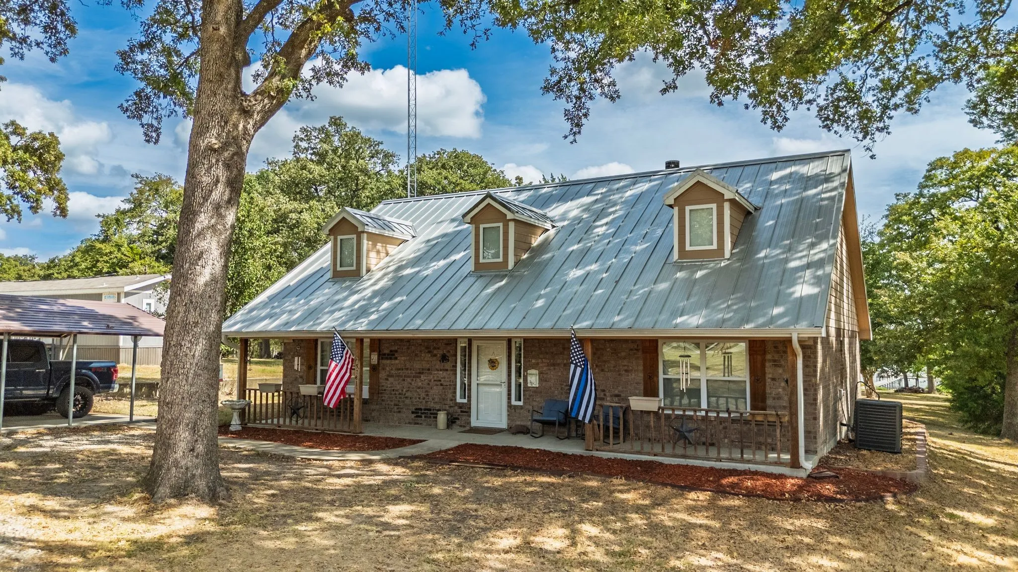 Single Family Residence For Sale in Hunt County , 5781 COUNTY ROAD 3515, Quinlan, Texas 75474, 3 Bedroom, 2 Bathroom, Garage spaces, 2,163 Sqft, built in 2008, mls#21403450, Real Estate Agent in Quinlan, Homes For Sale in Hunt county, Homes For Sale in Quinlan, Realtor in Quinlan Texas, Real Estate Brokerage Independent Realty Texas, Luminita Cordes Realtor
