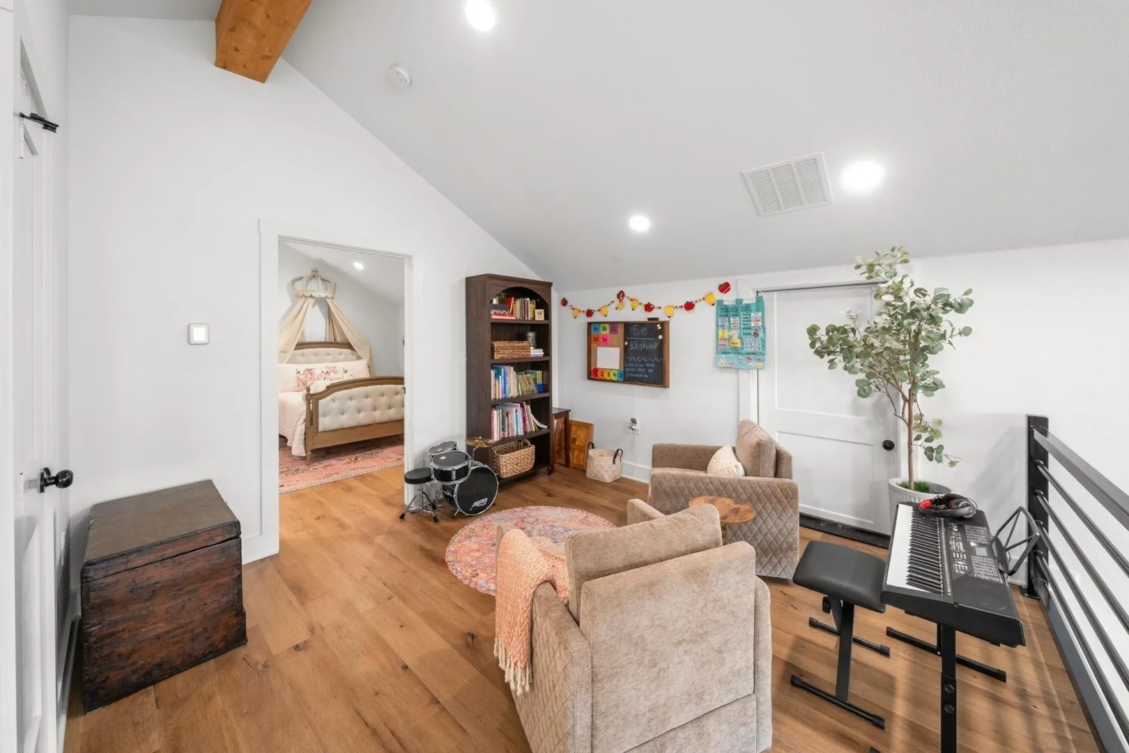 Single Family Residence For Sale in Smith County , 13127 S County Road 246, Arp, Texas 75750, 3 Bedroom, 3 Bathroom, 4 Garage spaces, 2,487 Sqft, built in 2023, mls#21404207, Real Estate Agent in Arp, Homes For Sale in Smith county, Homes For Sale in Arp, Realtor in Arp Texas, Real Estate Brokerage Independent Realty Texas, Luminita Cordes Realtor