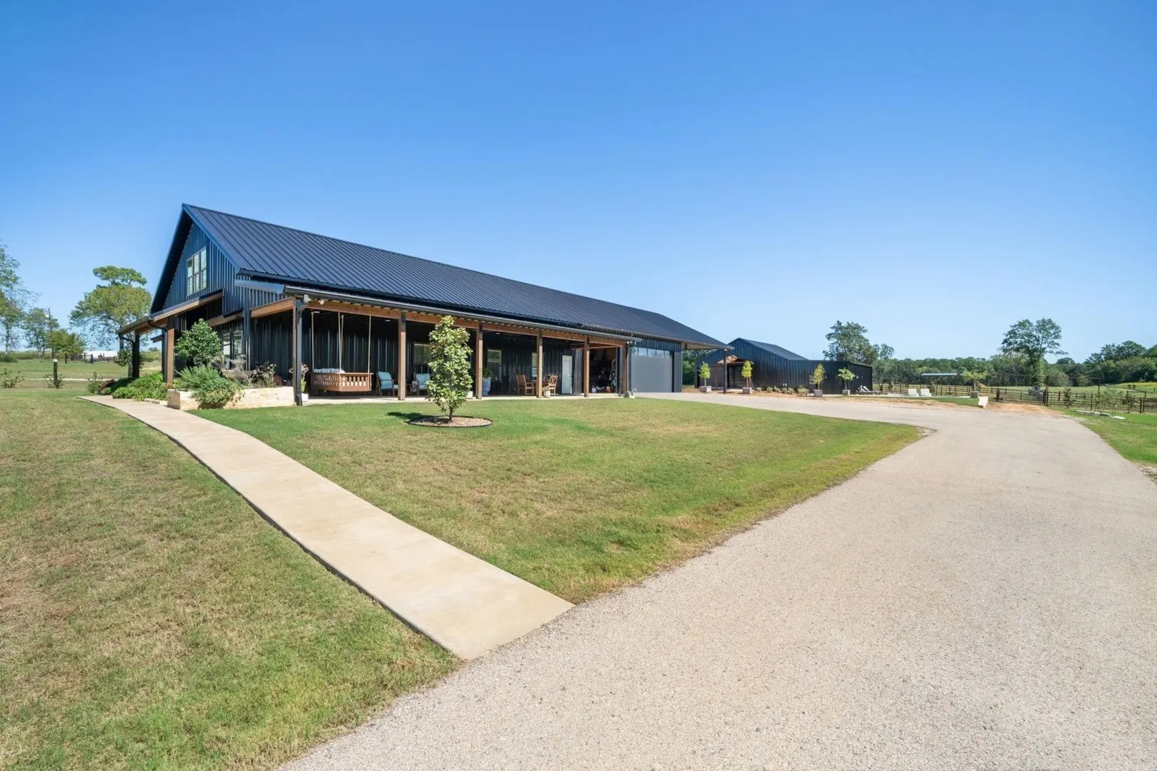 Single Family Residence For Sale in Smith County , 13127 S County Road 246, Arp, Texas 75750, 3 Bedroom, 3 Bathroom, 4 Garage spaces, 2,487 Sqft, built in 2023, mls#21404207, Real Estate Agent in Arp, Homes For Sale in Smith county, Homes For Sale in Arp, Realtor in Arp Texas, Real Estate Brokerage Independent Realty Texas, Luminita Cordes Realtor
