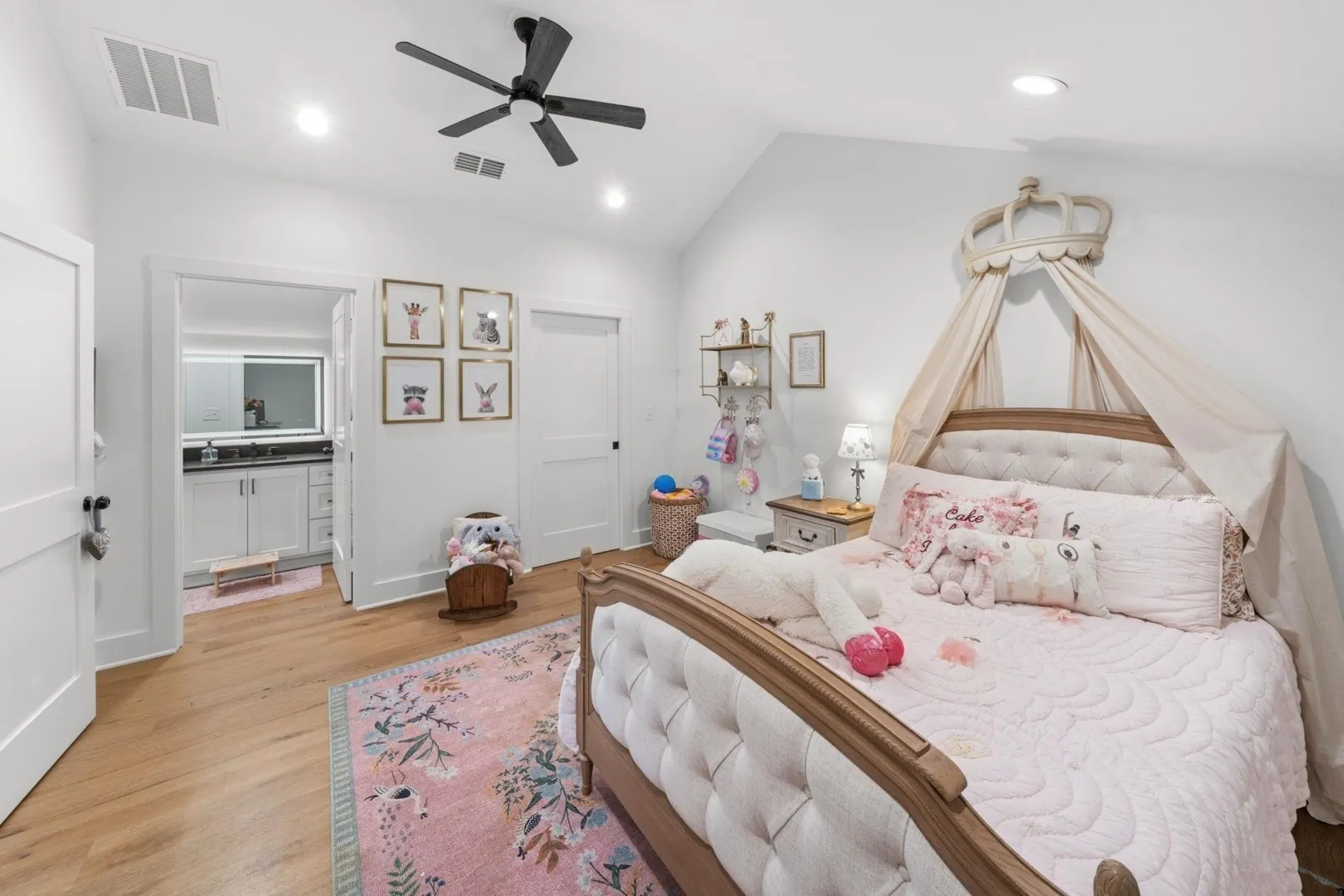 Single Family Residence For Sale in Smith County , 13127 S County Road 246, Arp, Texas 75750, 3 Bedroom, 3 Bathroom, 4 Garage spaces, 2,487 Sqft, built in 2023, mls#21404207, Real Estate Agent in Arp, Homes For Sale in Smith county, Homes For Sale in Arp, Realtor in Arp Texas, Real Estate Brokerage Independent Realty Texas, Luminita Cordes Realtor