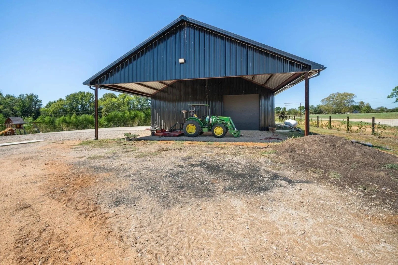 Single Family Residence For Sale in Smith County , 13127 S County Road 246, Arp, Texas 75750, 3 Bedroom, 3 Bathroom, 4 Garage spaces, 2,487 Sqft, built in 2023, mls#21404207, Real Estate Agent in Arp, Homes For Sale in Smith county, Homes For Sale in Arp, Realtor in Arp Texas, Real Estate Brokerage Independent Realty Texas, Luminita Cordes Realtor