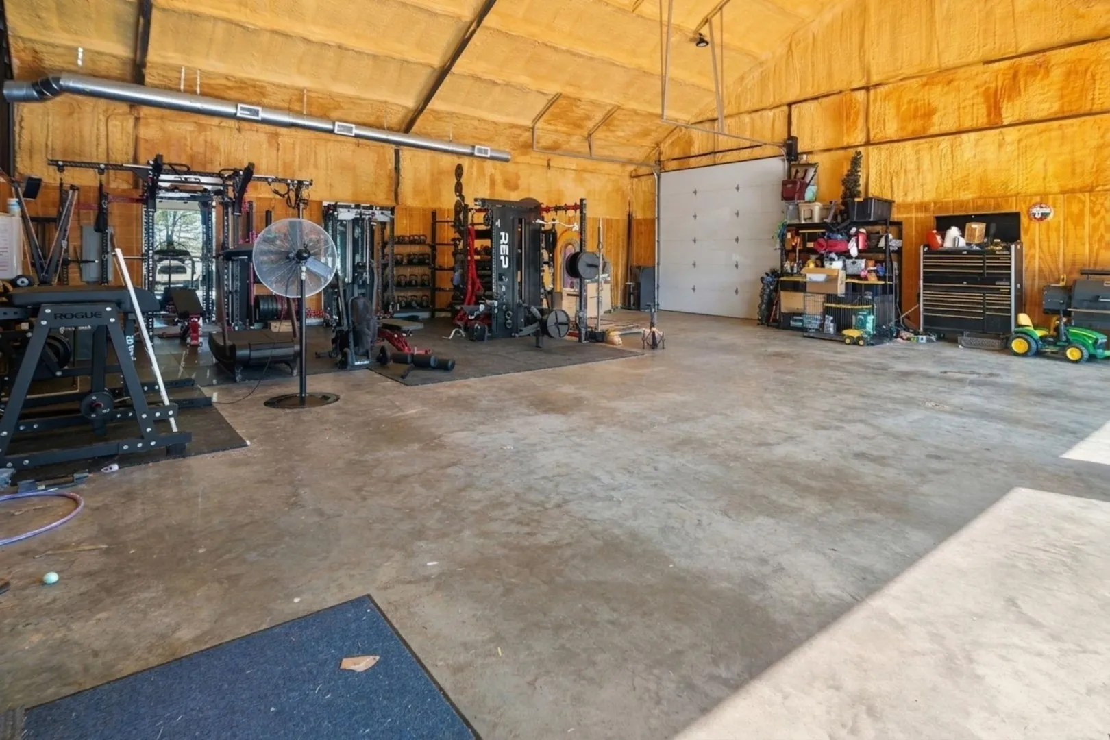 Single Family Residence For Sale in Smith County , 13127 S County Road 246, Arp, Texas 75750, 3 Bedroom, 3 Bathroom, 4 Garage spaces, 2,487 Sqft, built in 2023, mls#21404207, Real Estate Agent in Arp, Homes For Sale in Smith county, Homes For Sale in Arp, Realtor in Arp Texas, Real Estate Brokerage Independent Realty Texas, Luminita Cordes Realtor