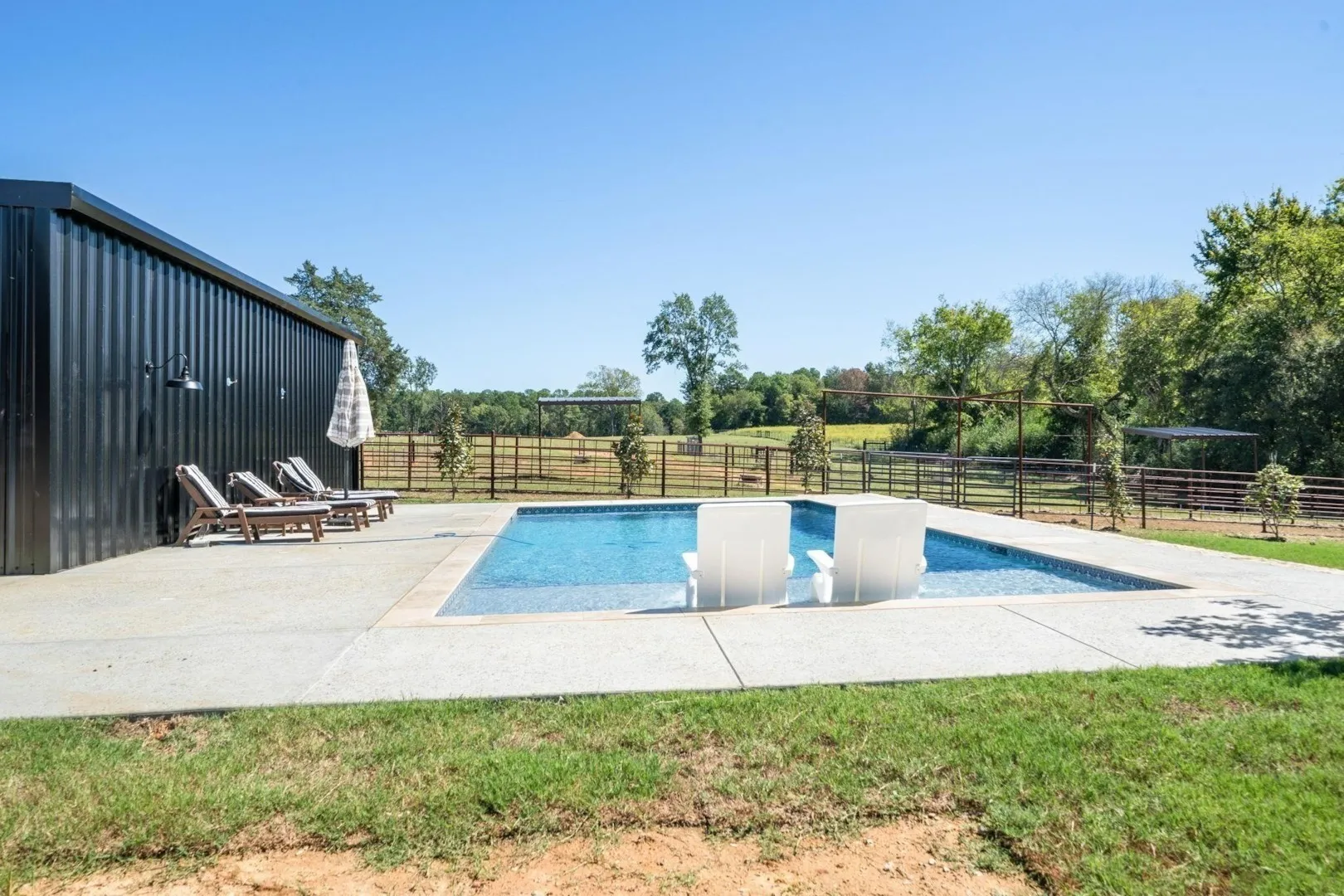 Single Family Residence For Sale in Smith County , 13127 S County Road 246, Arp, Texas 75750, 3 Bedroom, 3 Bathroom, 4 Garage spaces, 2,487 Sqft, built in 2023, mls#21404207, Real Estate Agent in Arp, Homes For Sale in Smith county, Homes For Sale in Arp, Realtor in Arp Texas, Real Estate Brokerage Independent Realty Texas, Luminita Cordes Realtor