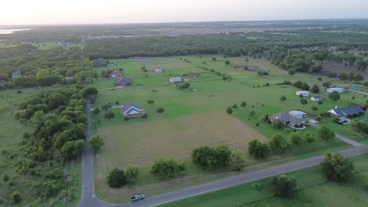 Unimproved Land For Sale in Ellis County , TBD Lakeview Drive, Ennis, Texas 75119, 0, 0, Garage spaces, 0 Sqft, built in 0, mls#21400744, Real Estate Agent in Ennis, Homes For Sale in Ellis county, Homes For Sale in Ennis, Realtor in Ennis Texas, Real Estate Brokerage Independent Realty Texas, Luminita Cordes Realtor