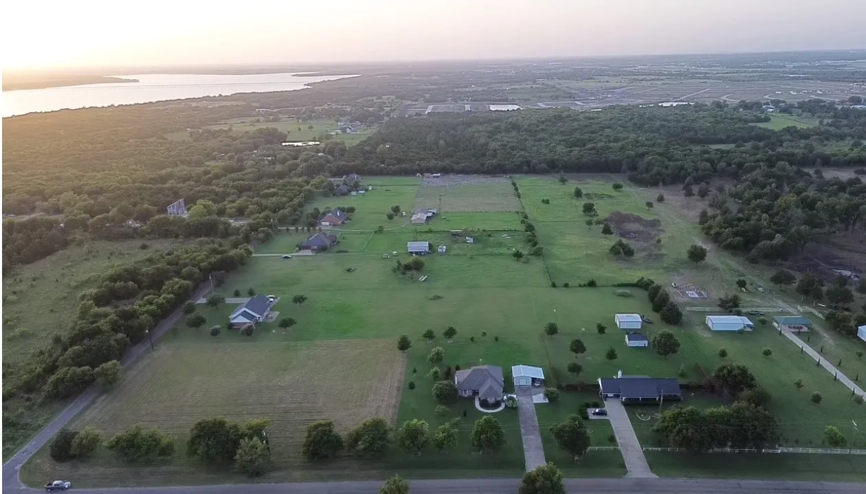 Unimproved Land For Sale in Ellis County , TBD Lakeview Drive, Ennis, Texas 75119, 0, 0, Garage spaces, 0 Sqft, built in 0, mls#21400744, Real Estate Agent in Ennis, Homes For Sale in Ellis county, Homes For Sale in Ennis, Realtor in Ennis Texas, Real Estate Brokerage Independent Realty Texas, Luminita Cordes Realtor