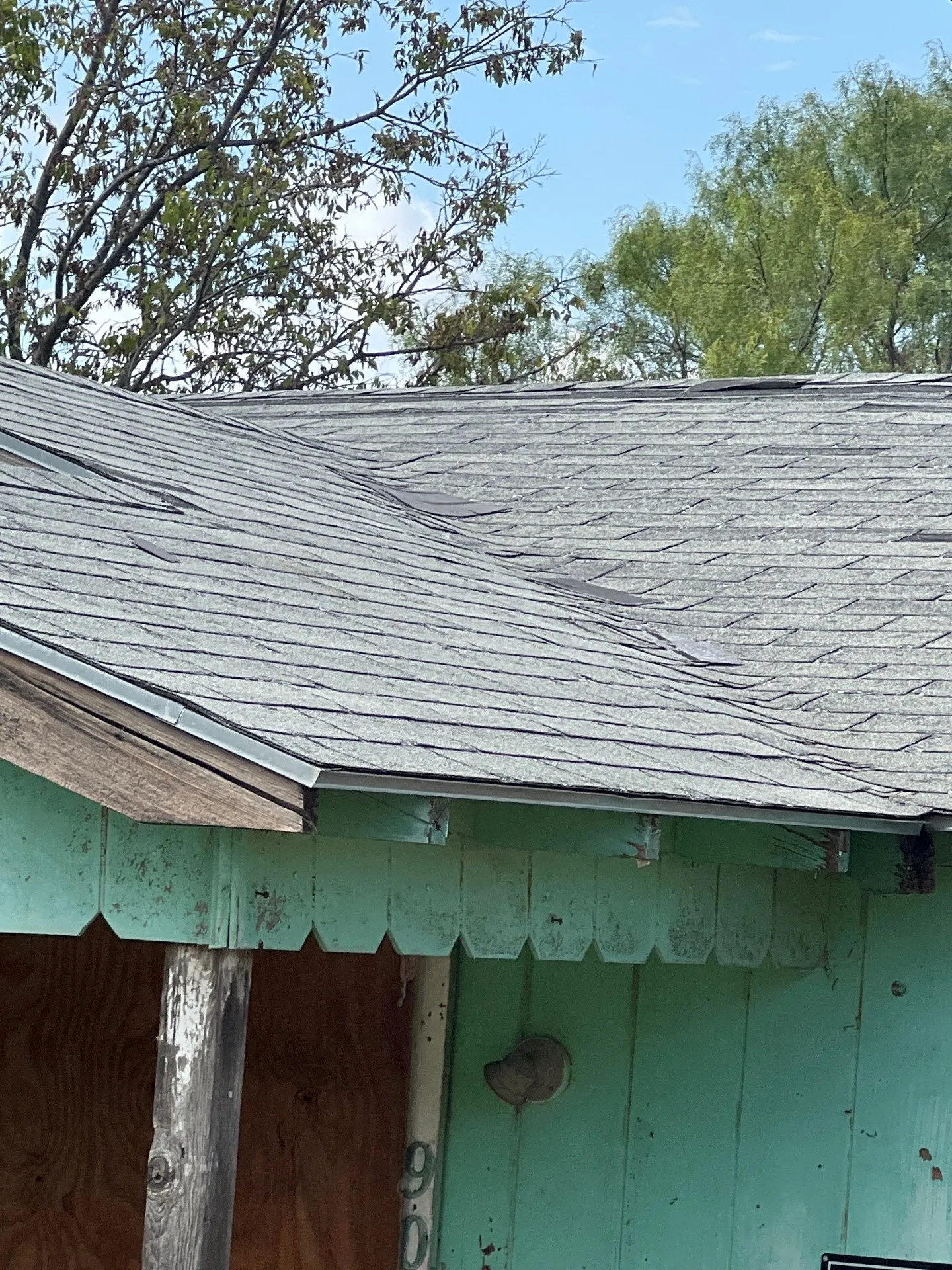 Single Family Residence For Sale in Coleman County , 907 Culbertson Street, Coleman, Texas 76834, 1 Bedroom, 1 Bathroom, Garage spaces, 612 Sqft, built in 1950, mls#21405481, Real Estate Agent in Coleman, Homes For Sale in Coleman county, Homes For Sale in Coleman, Realtor in Coleman Texas, Real Estate Brokerage Independent Realty Texas, Luminita Cordes Realtor