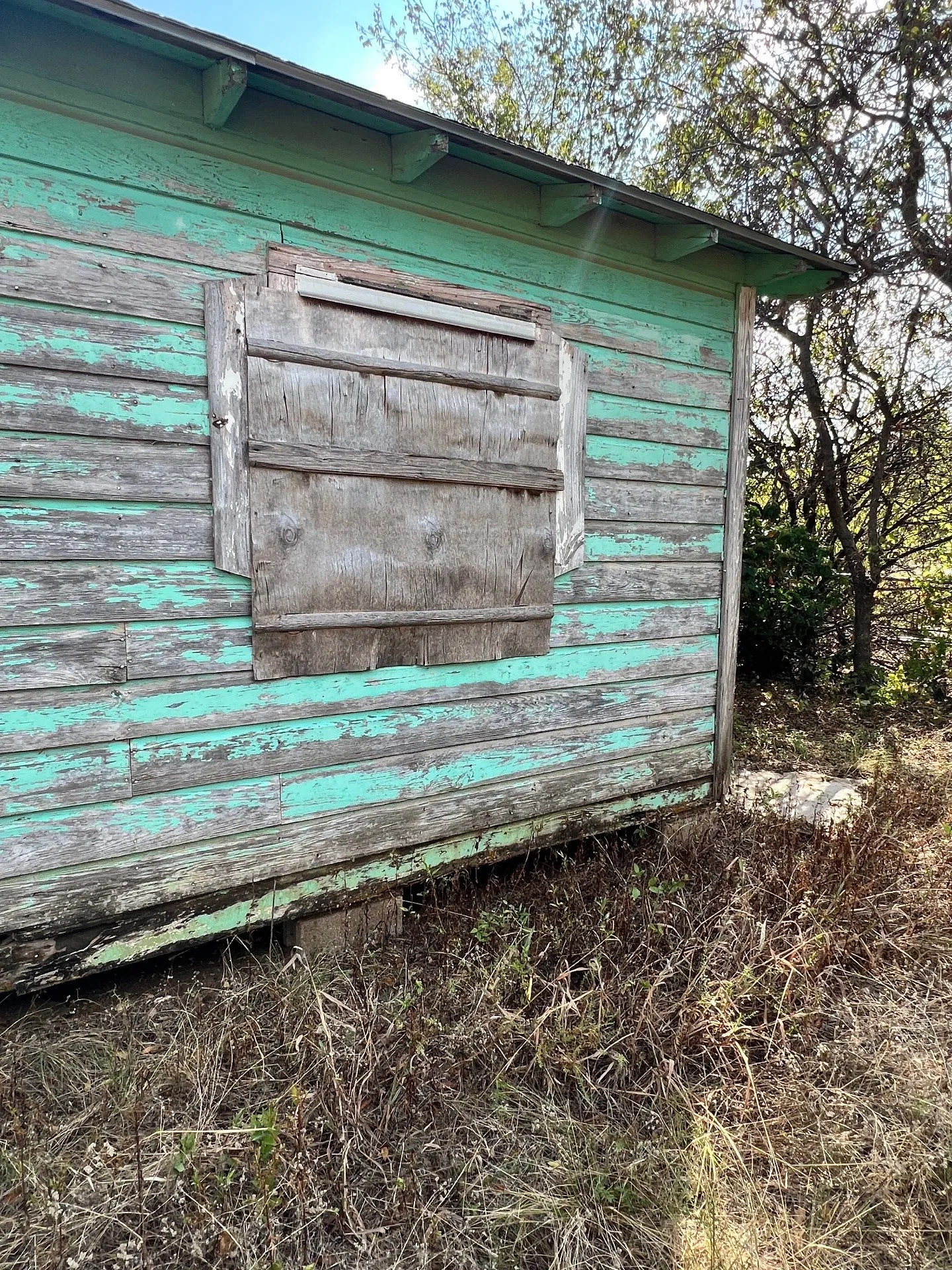 Single Family Residence For Sale in Coleman County , 907 Culbertson Street, Coleman, Texas 76834, 1 Bedroom, 1 Bathroom, Garage spaces, 612 Sqft, built in 1950, mls#21405481, Real Estate Agent in Coleman, Homes For Sale in Coleman county, Homes For Sale in Coleman, Realtor in Coleman Texas, Real Estate Brokerage Independent Realty Texas, Luminita Cordes Realtor