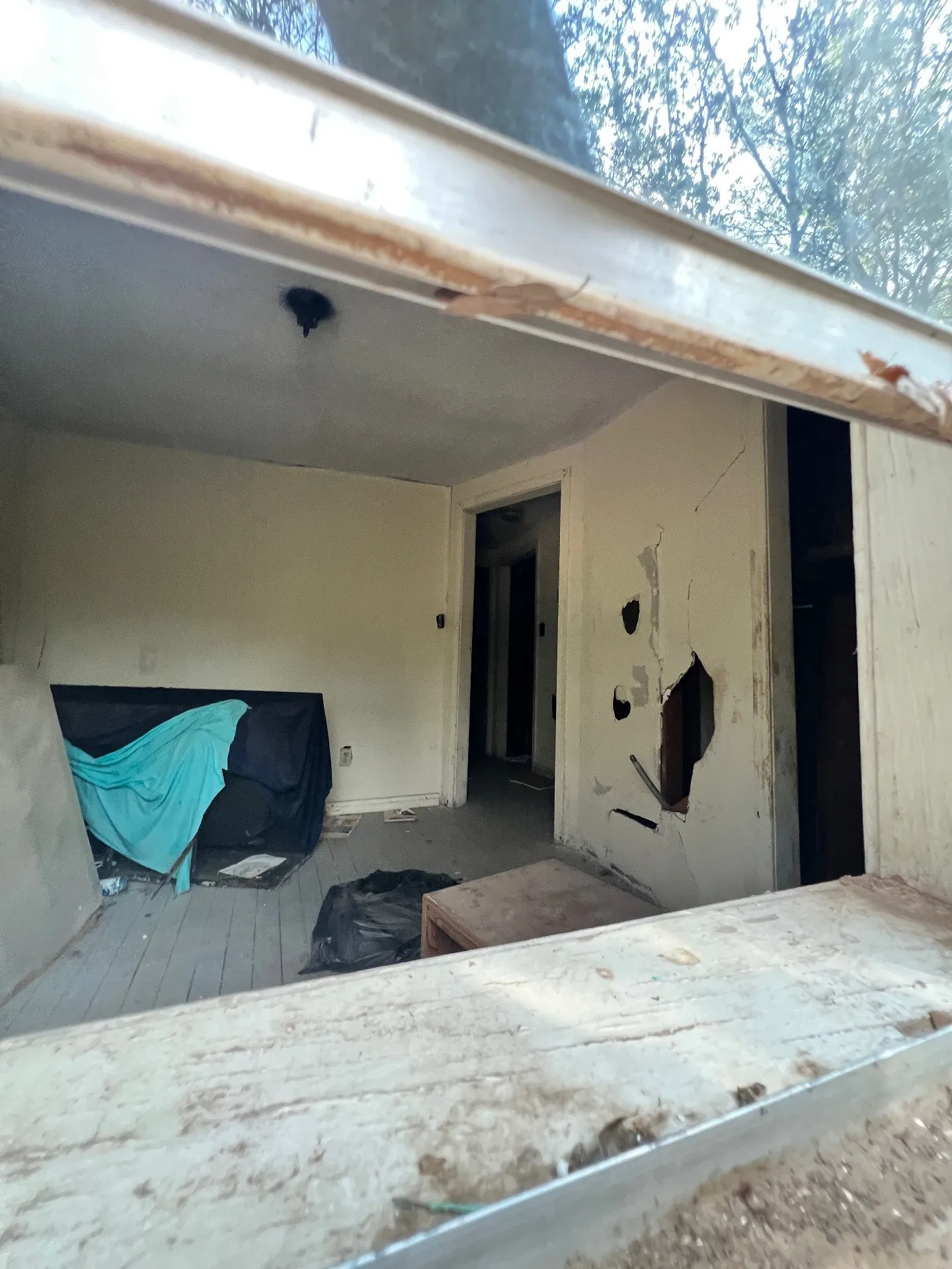 Single Family Residence For Sale in Coleman County , 907 Culbertson Street, Coleman, Texas 76834, 1 Bedroom, 1 Bathroom, Garage spaces, 612 Sqft, built in 1950, mls#21405481, Real Estate Agent in Coleman, Homes For Sale in Coleman county, Homes For Sale in Coleman, Realtor in Coleman Texas, Real Estate Brokerage Independent Realty Texas, Luminita Cordes Realtor