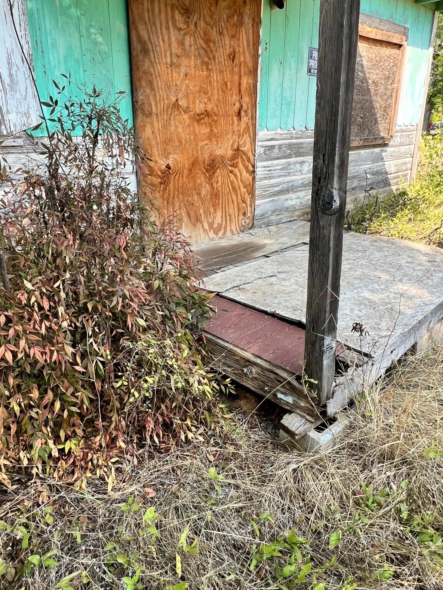 Single Family Residence For Sale in Coleman County , 907 Culbertson Street, Coleman, Texas 76834, 1 Bedroom, 1 Bathroom, Garage spaces, 612 Sqft, built in 1950, mls#21405481, Real Estate Agent in Coleman, Homes For Sale in Coleman county, Homes For Sale in Coleman, Realtor in Coleman Texas, Real Estate Brokerage Independent Realty Texas, Luminita Cordes Realtor