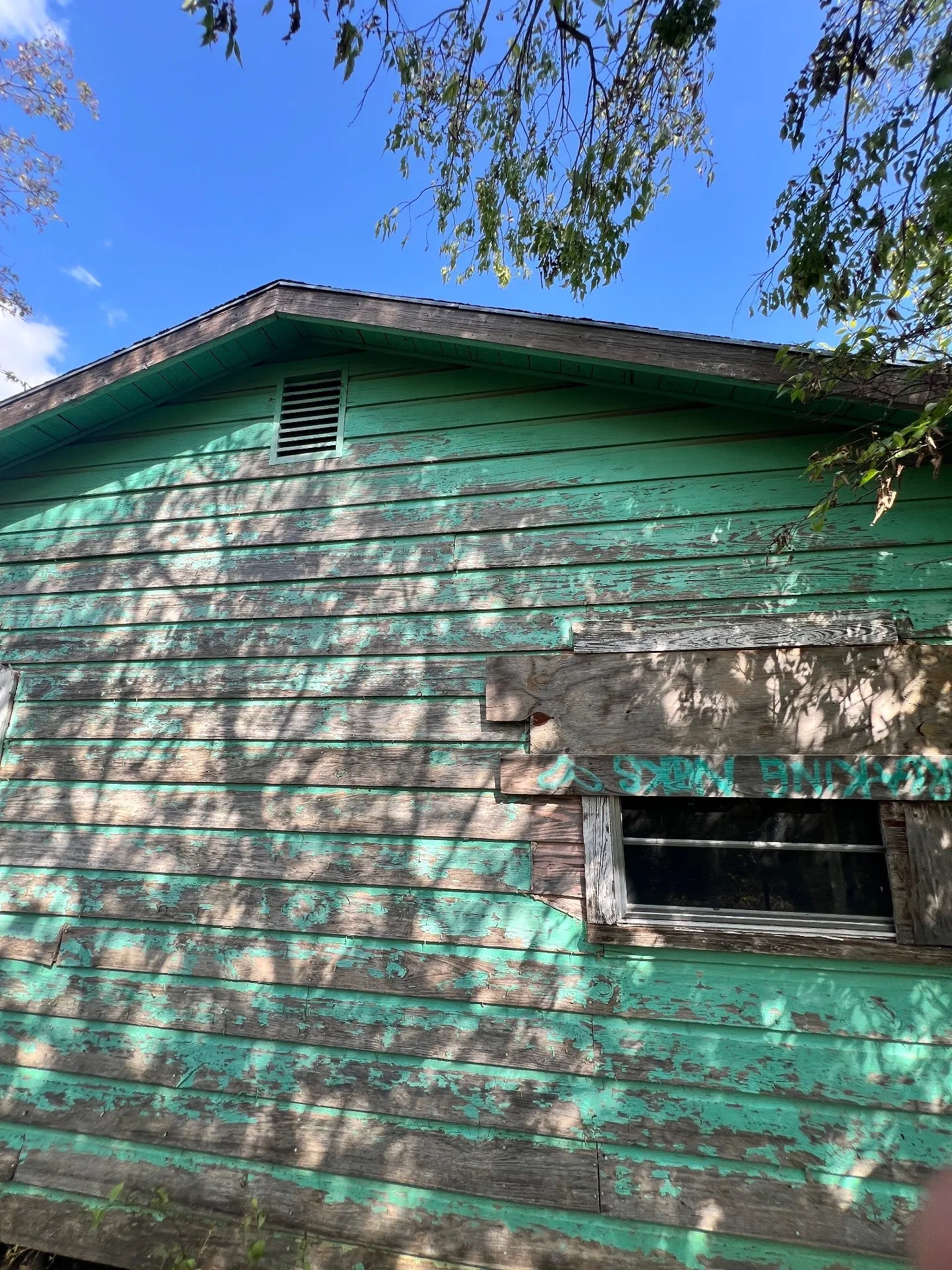 Single Family Residence For Sale in Coleman County , 907 Culbertson Street, Coleman, Texas 76834, 1 Bedroom, 1 Bathroom, Garage spaces, 612 Sqft, built in 1950, mls#21405481, Real Estate Agent in Coleman, Homes For Sale in Coleman county, Homes For Sale in Coleman, Realtor in Coleman Texas, Real Estate Brokerage Independent Realty Texas, Luminita Cordes Realtor