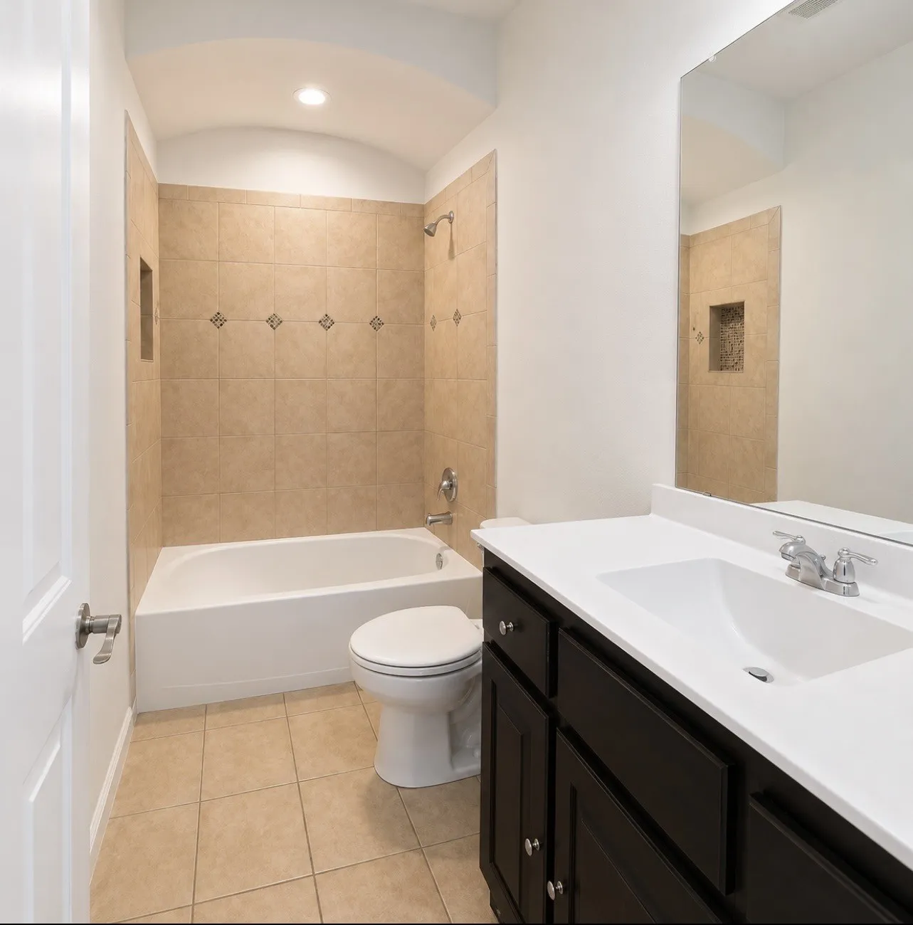 Single Family Residence For Rent in Denton County , 320 Grassland Drive, Denton, Texas 76210, 4 Bedroom, 2 Bathroom, 2 Garage spaces, 1,656 Sqft, built in 2018, mls#21405483, Real Estate Agent in Denton, Homes For Rent in Denton county, Homes For Rent in Denton, Realtor in Denton Texas, Real Estate Brokerage Independent Realty Texas, Luminita Cordes Realtor