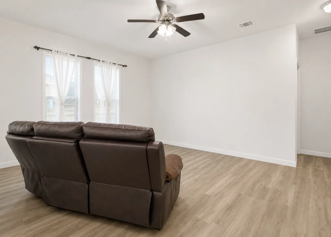 Single Family Residence For Rent in Denton County , 320 Grassland Drive, Denton, Texas 76210, 4 Bedroom, 2 Bathroom, 2 Garage spaces, 1,656 Sqft, built in 2018, mls#21405483, Real Estate Agent in Denton, Homes For Rent in Denton county, Homes For Rent in Denton, Realtor in Denton Texas, Real Estate Brokerage Independent Realty Texas, Luminita Cordes Realtor