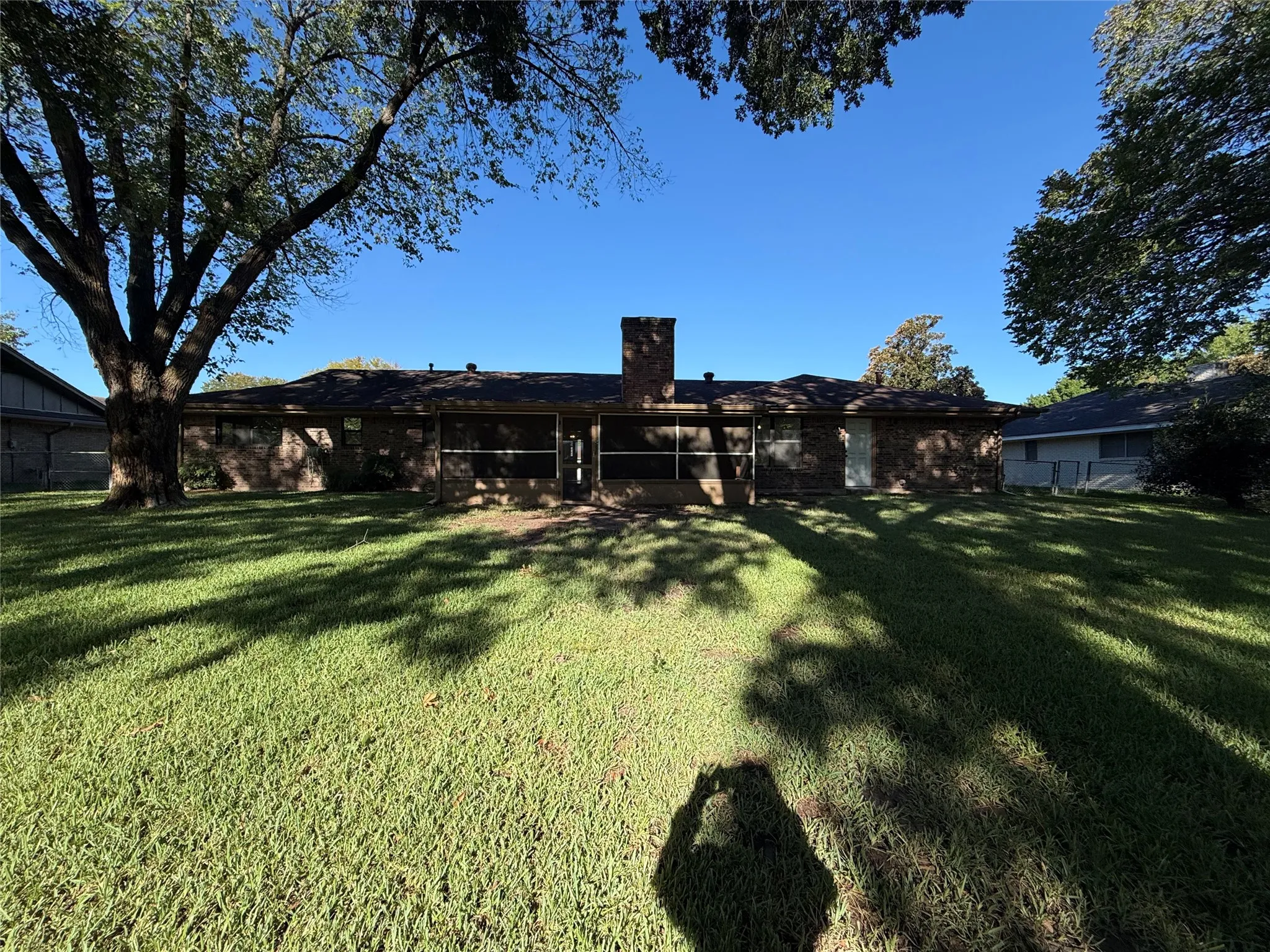 Single Family Residence For Sale in Hunt County , 607 Turtle Creek Drive, Greenville, Texas 75402, 4 Bedroom, 3 Bathroom, 2 Garage spaces, 2,146 Sqft, built in 1965, mls#21404983, Real Estate Agent in Greenville, Homes For Sale in Hunt county, Homes For Sale in Greenville, Realtor in Greenville Texas, Real Estate Brokerage Independent Realty Texas, Luminita Cordes Realtor