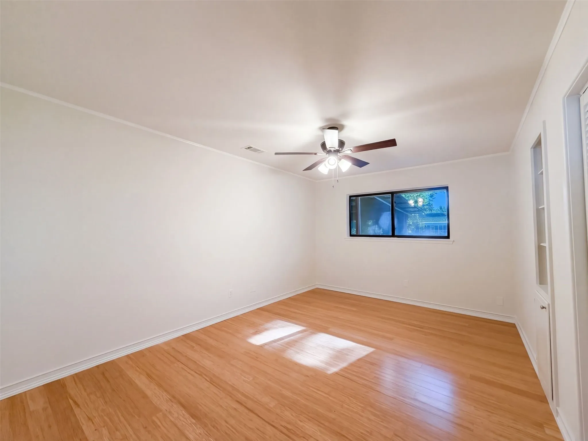 Single Family Residence For Sale in Hunt County , 607 Turtle Creek Drive, Greenville, Texas 75402, 4 Bedroom, 3 Bathroom, 2 Garage spaces, 2,146 Sqft, built in 1965, mls#21404983, Real Estate Agent in Greenville, Homes For Sale in Hunt county, Homes For Sale in Greenville, Realtor in Greenville Texas, Real Estate Brokerage Independent Realty Texas, Luminita Cordes Realtor