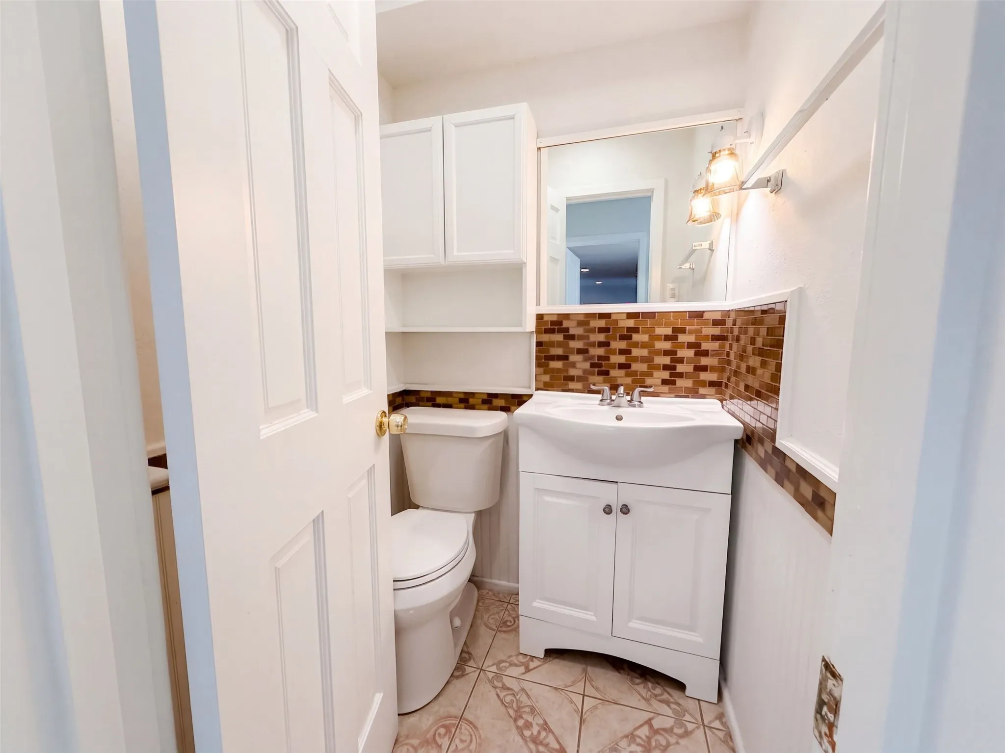 Single Family Residence For Sale in Hunt County , 607 Turtle Creek Drive, Greenville, Texas 75402, 4 Bedroom, 3 Bathroom, 2 Garage spaces, 2,146 Sqft, built in 1965, mls#21404983, Real Estate Agent in Greenville, Homes For Sale in Hunt county, Homes For Sale in Greenville, Realtor in Greenville Texas, Real Estate Brokerage Independent Realty Texas, Luminita Cordes Realtor