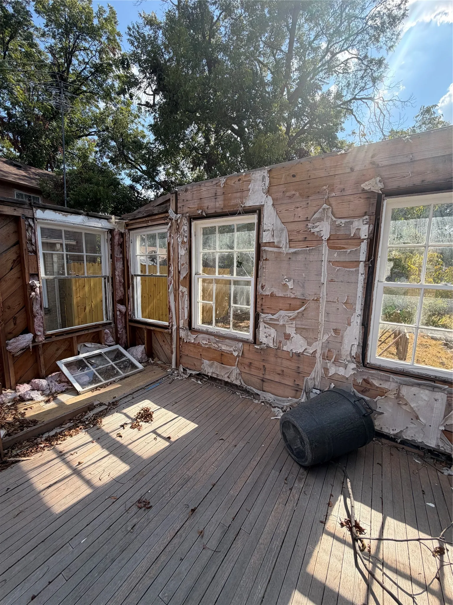 Single Family Residence For Sale in Dallas County , 7131 Thurston Drive, Dallas, Texas 75235, 2 Bedroom, 1 Bathroom, Garage spaces, 1,289 Sqft, built in 1938, mls#21405484, Real Estate Agent in Dallas, Homes For Sale in Dallas county, Homes For Sale in Dallas, Realtor in Dallas Texas, Real Estate Brokerage Independent Realty Texas, Luminita Cordes Realtor