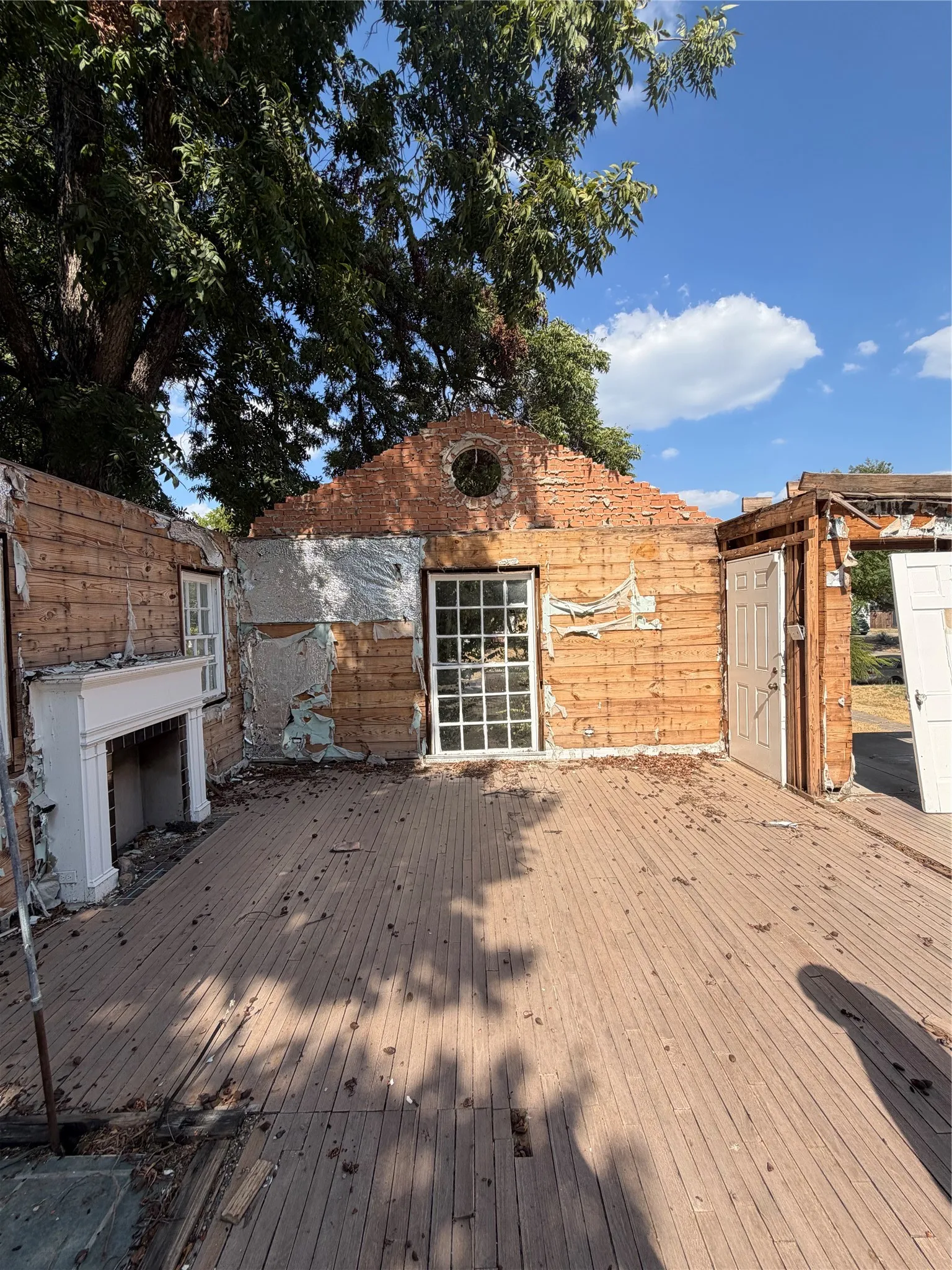 Single Family Residence For Sale in Dallas County , 7131 Thurston Drive, Dallas, Texas 75235, 2 Bedroom, 1 Bathroom, Garage spaces, 1,289 Sqft, built in 1938, mls#21405484, Real Estate Agent in Dallas, Homes For Sale in Dallas county, Homes For Sale in Dallas, Realtor in Dallas Texas, Real Estate Brokerage Independent Realty Texas, Luminita Cordes Realtor