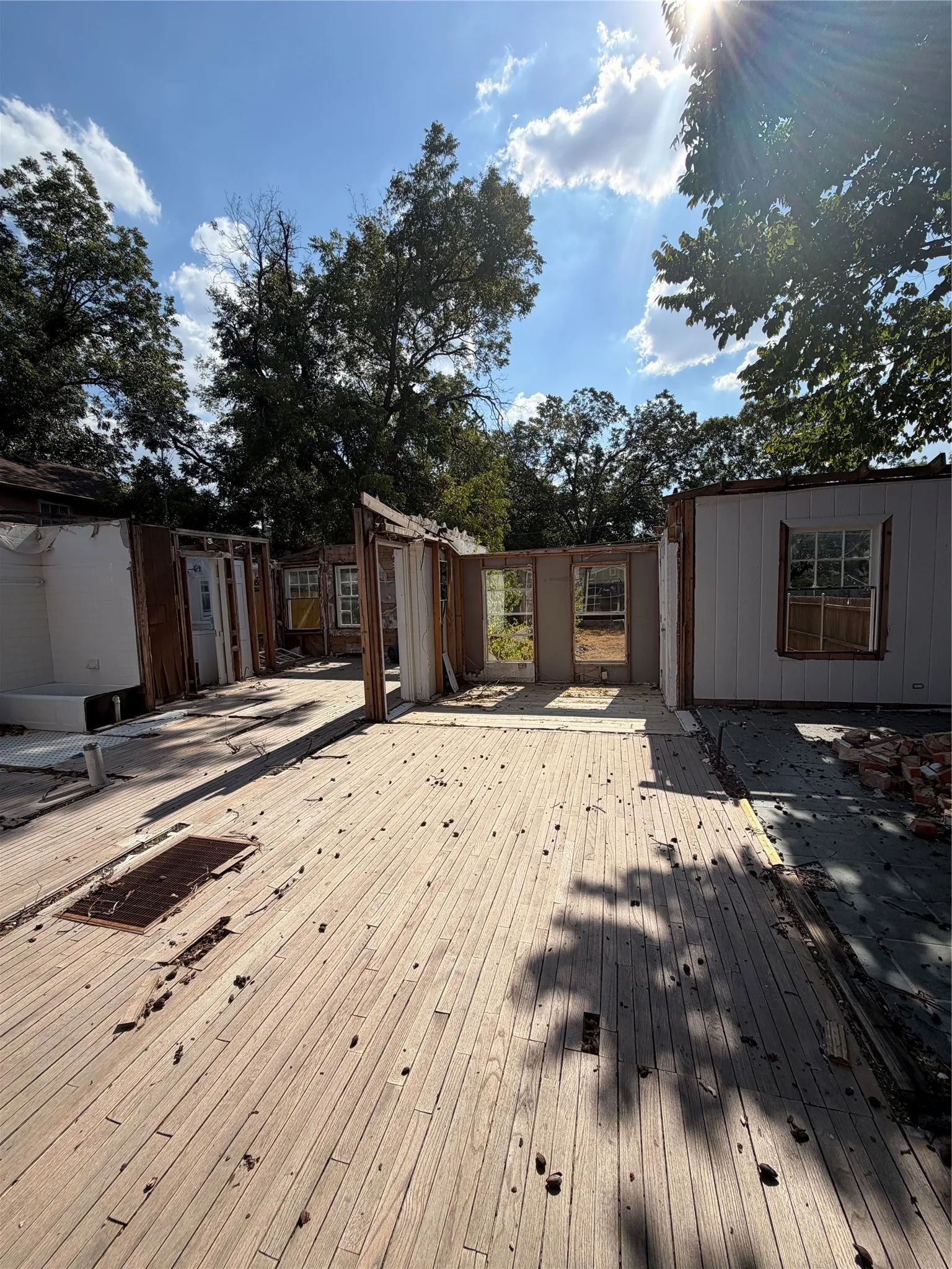 Single Family Residence For Sale in Dallas County , 7131 Thurston Drive, Dallas, Texas 75235, 2 Bedroom, 1 Bathroom, Garage spaces, 1,289 Sqft, built in 1938, mls#21405484, Real Estate Agent in Dallas, Homes For Sale in Dallas county, Homes For Sale in Dallas, Realtor in Dallas Texas, Real Estate Brokerage Independent Realty Texas, Luminita Cordes Realtor