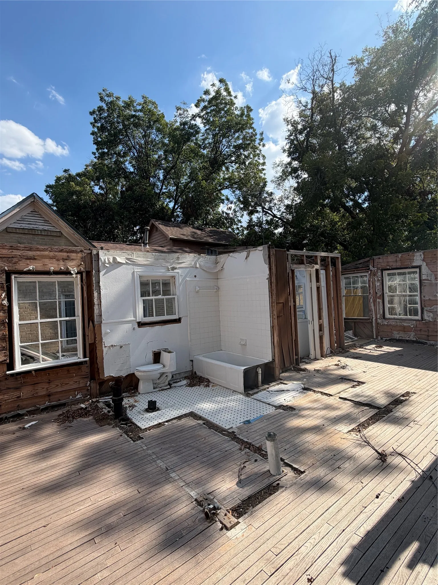 Single Family Residence For Sale in Dallas County , 7131 Thurston Drive, Dallas, Texas 75235, 2 Bedroom, 1 Bathroom, Garage spaces, 1,289 Sqft, built in 1938, mls#21405484, Real Estate Agent in Dallas, Homes For Sale in Dallas county, Homes For Sale in Dallas, Realtor in Dallas Texas, Real Estate Brokerage Independent Realty Texas, Luminita Cordes Realtor