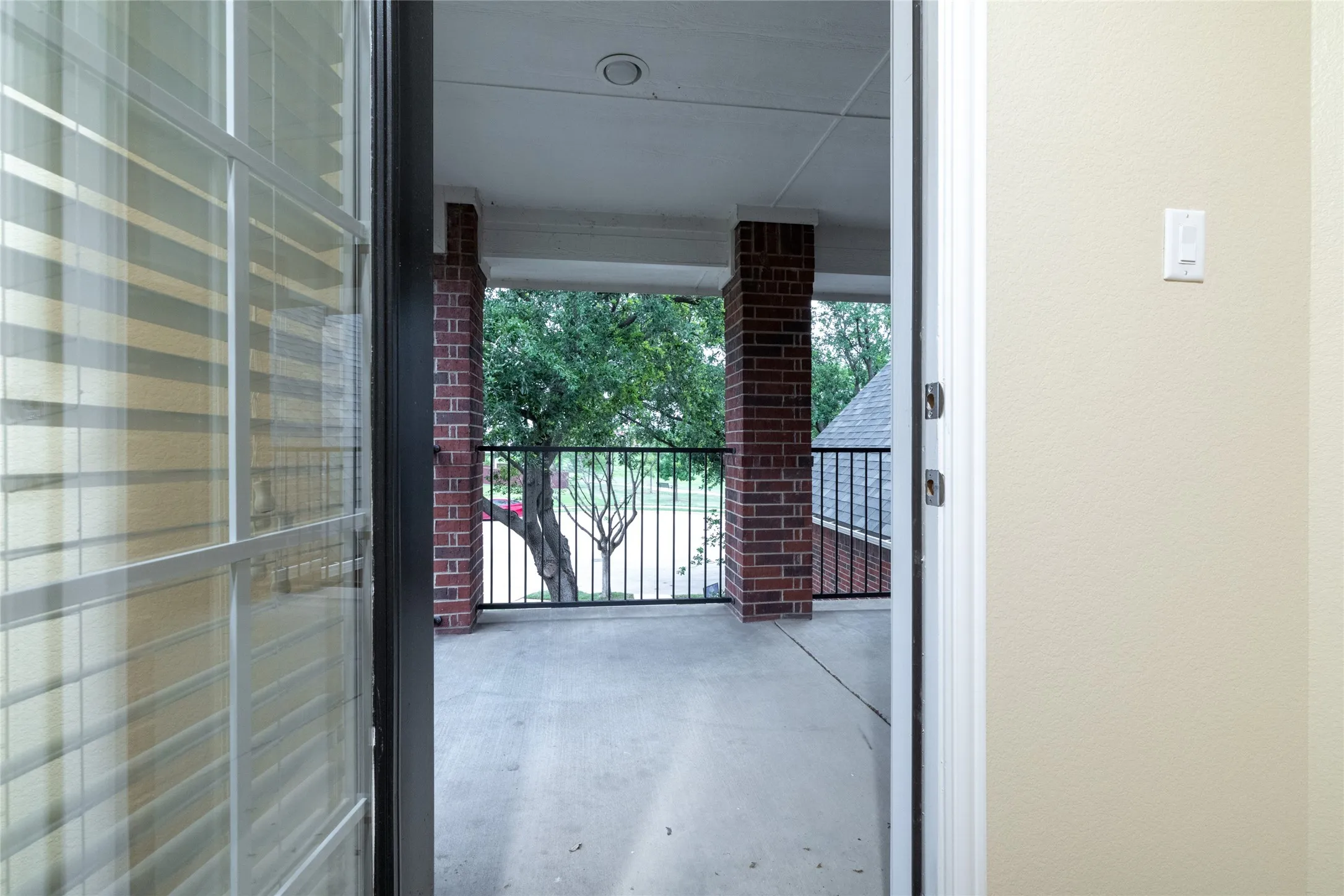 Single Family Residence For Sale in Tarrant County , 4136 Willingham Court, Fort Worth, Texas 76244, 5 Bedroom, 4 Bathroom, 3 Garage spaces, 4,043 Sqft, built in 2002, mls#21405485, Real Estate Agent in Fort Worth, Homes For Sale in Tarrant county, Homes For Sale in Fort Worth, Realtor in Fort Worth Texas, Real Estate Brokerage Independent Realty Texas, Luminita Cordes Realtor