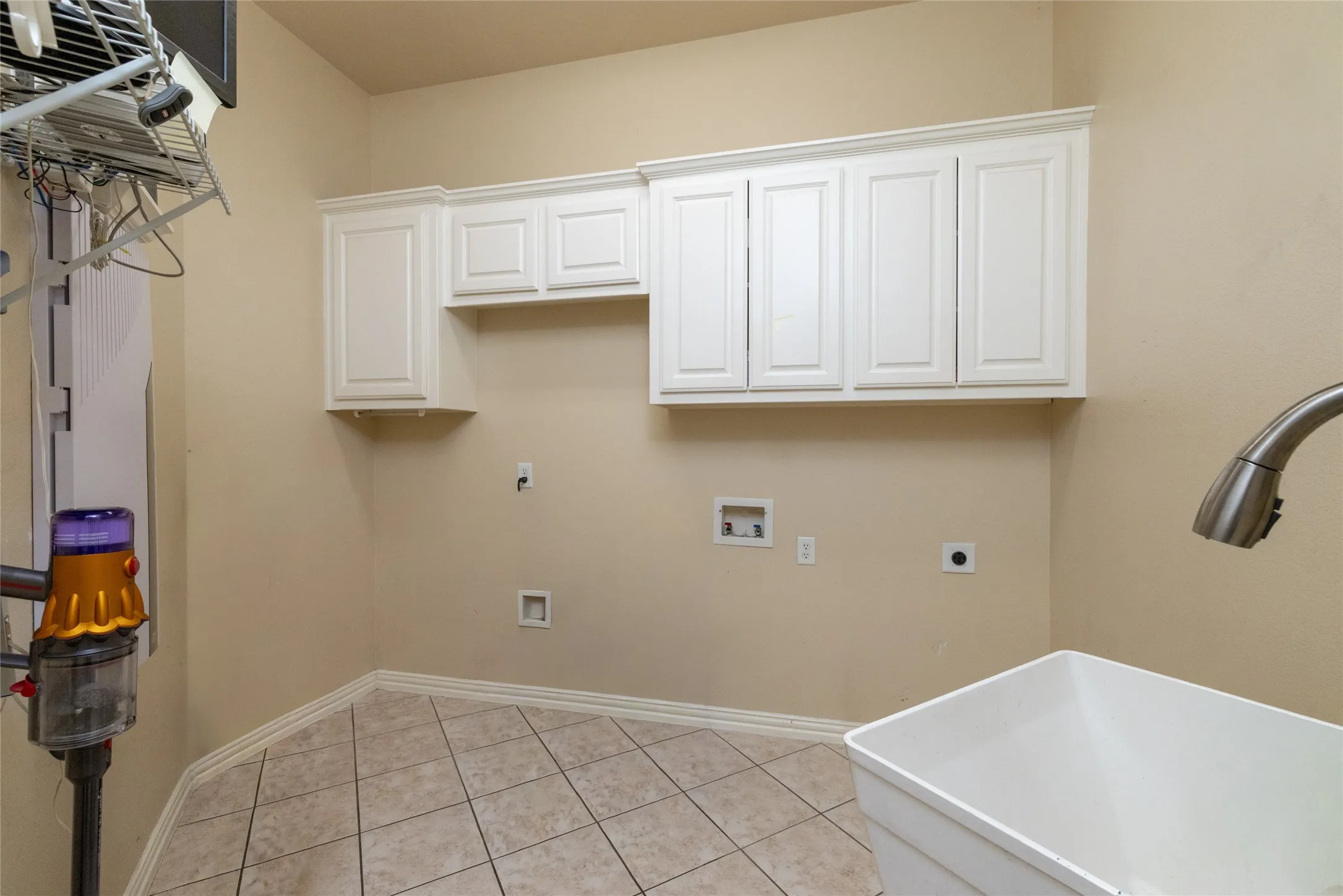 Single Family Residence For Sale in Tarrant County , 4136 Willingham Court, Fort Worth, Texas 76244, 5 Bedroom, 4 Bathroom, 3 Garage spaces, 4,043 Sqft, built in 2002, mls#21405485, Real Estate Agent in Fort Worth, Homes For Sale in Tarrant county, Homes For Sale in Fort Worth, Realtor in Fort Worth Texas, Real Estate Brokerage Independent Realty Texas, Luminita Cordes Realtor