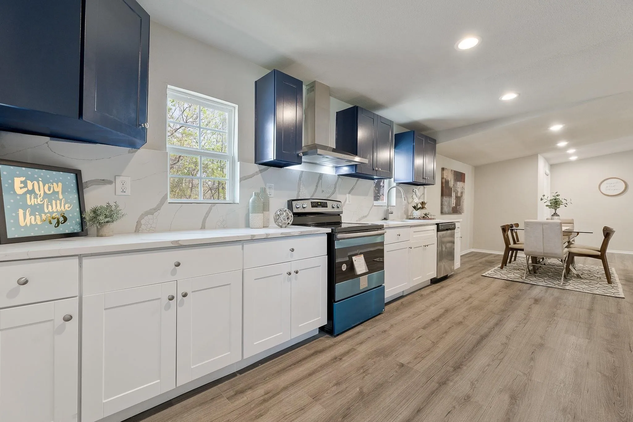Single Family Residence For Rent in Grayson County , 712 N Barrett Avenue, Denison, Texas 75020, 4 Bedroom, 2 Bathroom, Garage spaces, 1,727 Sqft, built in 1968, mls#21405486, Real Estate Agent in Denison, Homes For Rent in Grayson county, Homes For Rent in Denison, Realtor in Denison Texas, Real Estate Brokerage Independent Realty Texas, Luminita Cordes Realtor