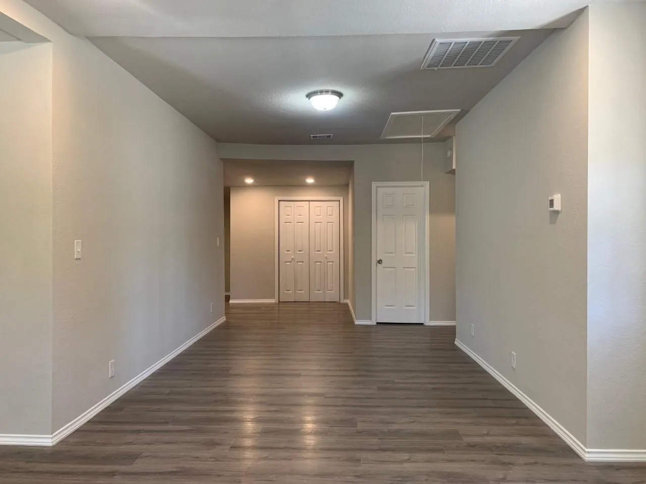 Single Family Residence For Rent in Grayson County , 712 N Barrett Avenue, Denison, Texas 75020, 4 Bedroom, 2 Bathroom, Garage spaces, 1,727 Sqft, built in 1968, mls#21405486, Real Estate Agent in Denison, Homes For Rent in Grayson county, Homes For Rent in Denison, Realtor in Denison Texas, Real Estate Brokerage Independent Realty Texas, Luminita Cordes Realtor