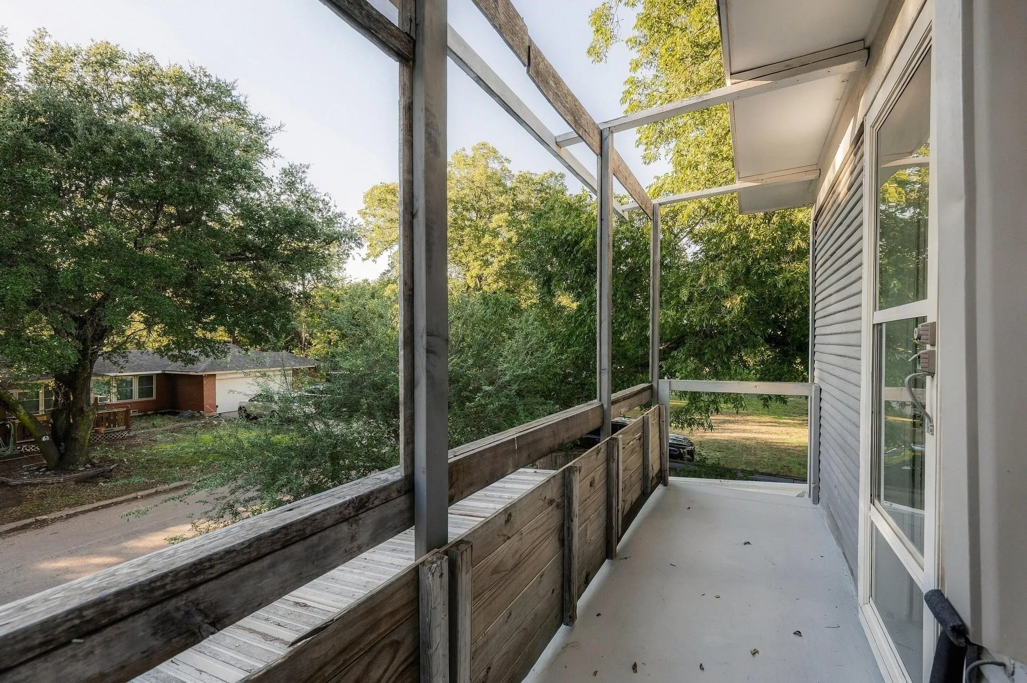 Single Family Residence For Sale in Grayson County , 701 E Main Street, Whitesboro, Texas 76273, 3 Bedroom, 2 Bathroom, Garage spaces, 2,547 Sqft, built in 1900, mls#21402012, Real Estate Agent in Whitesboro, Homes For Sale in Grayson county, Homes For Sale in Whitesboro, Realtor in Whitesboro Texas, Real Estate Brokerage Independent Realty Texas, Luminita Cordes Realtor