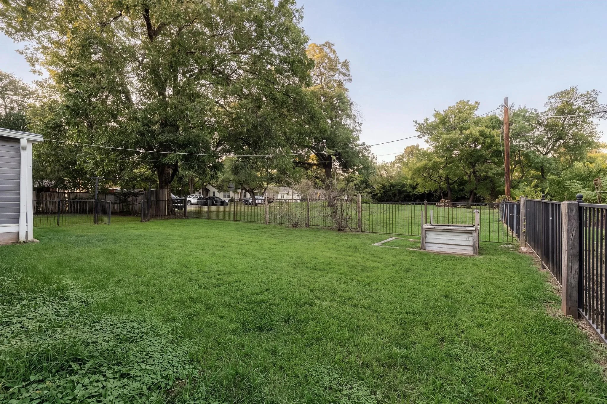 Single Family Residence For Sale in Grayson County , 701 E Main Street, Whitesboro, Texas 76273, 3 Bedroom, 2 Bathroom, Garage spaces, 2,547 Sqft, built in 1900, mls#21402012, Real Estate Agent in Whitesboro, Homes For Sale in Grayson county, Homes For Sale in Whitesboro, Realtor in Whitesboro Texas, Real Estate Brokerage Independent Realty Texas, Luminita Cordes Realtor