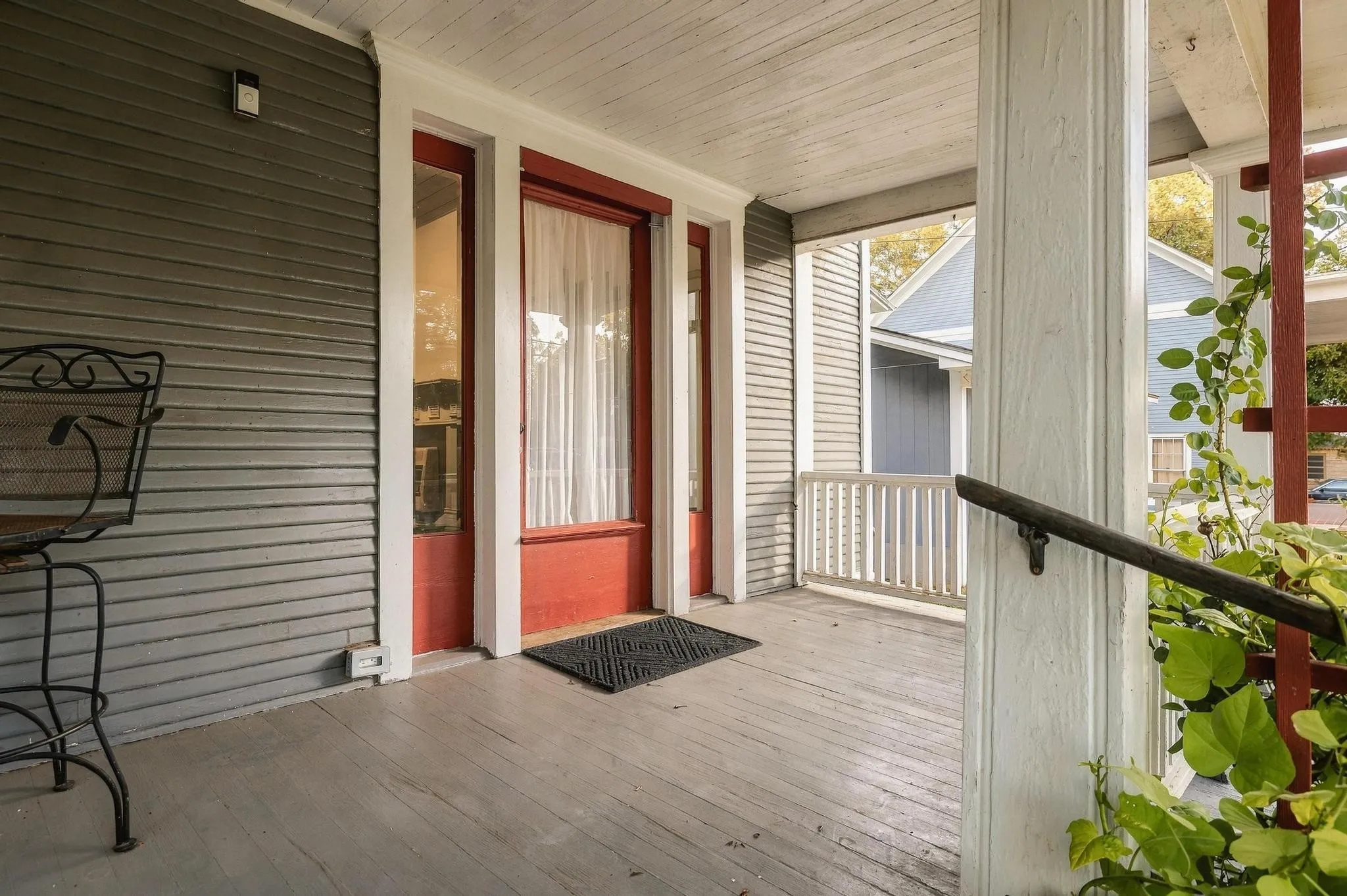 Single Family Residence For Sale in Grayson County , 701 E Main Street, Whitesboro, Texas 76273, 3 Bedroom, 2 Bathroom, Garage spaces, 2,547 Sqft, built in 1900, mls#21402012, Real Estate Agent in Whitesboro, Homes For Sale in Grayson county, Homes For Sale in Whitesboro, Realtor in Whitesboro Texas, Real Estate Brokerage Independent Realty Texas, Luminita Cordes Realtor