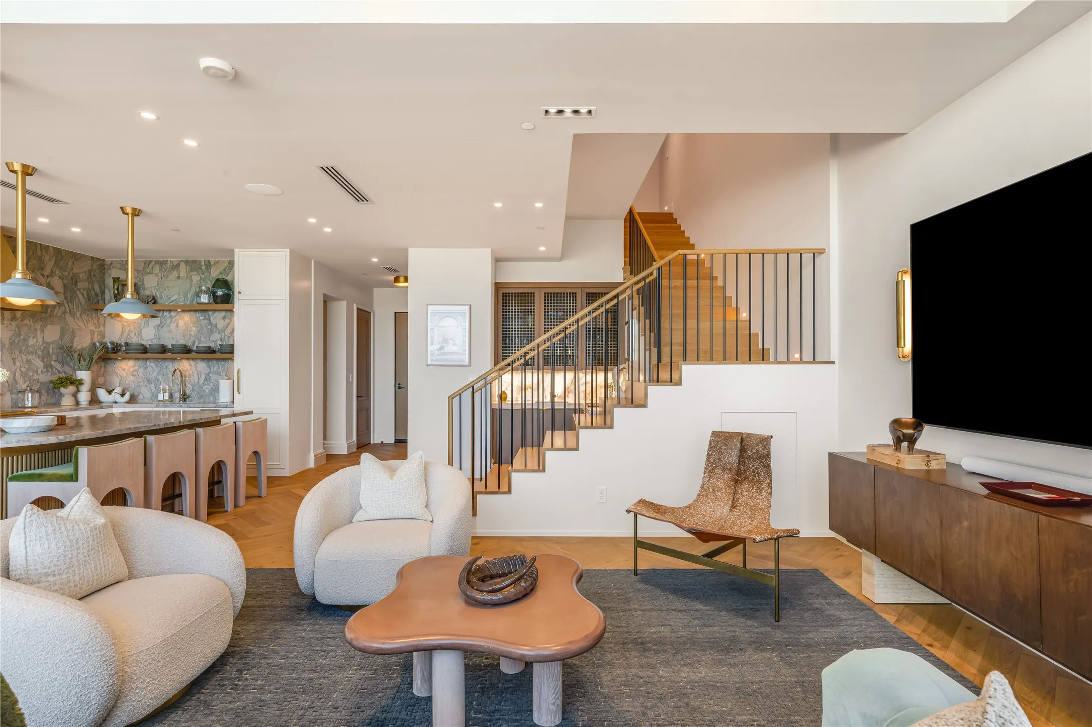 Condominium For Sale in Dallas County , 2408 Victory Park Lane 1442, Dallas, Texas 75219, 2 Bedroom, 3 Bathroom, 2 Garage spaces, 2,435 Sqft, built in 2005, mls#21404134, Real Estate Agent in Dallas, Homes For Sale in Dallas county, Homes For Sale in Dallas, Realtor in Dallas Texas, Real Estate Brokerage Independent Realty Texas, Luminita Cordes Realtor