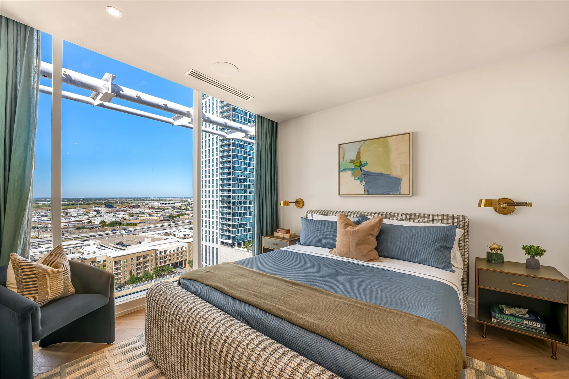 Condominium For Sale in Dallas County , 2408 Victory Park Lane 1442, Dallas, Texas 75219, 2 Bedroom, 3 Bathroom, 2 Garage spaces, 2,435 Sqft, built in 2005, mls#21404134, Real Estate Agent in Dallas, Homes For Sale in Dallas county, Homes For Sale in Dallas, Realtor in Dallas Texas, Real Estate Brokerage Independent Realty Texas, Luminita Cordes Realtor