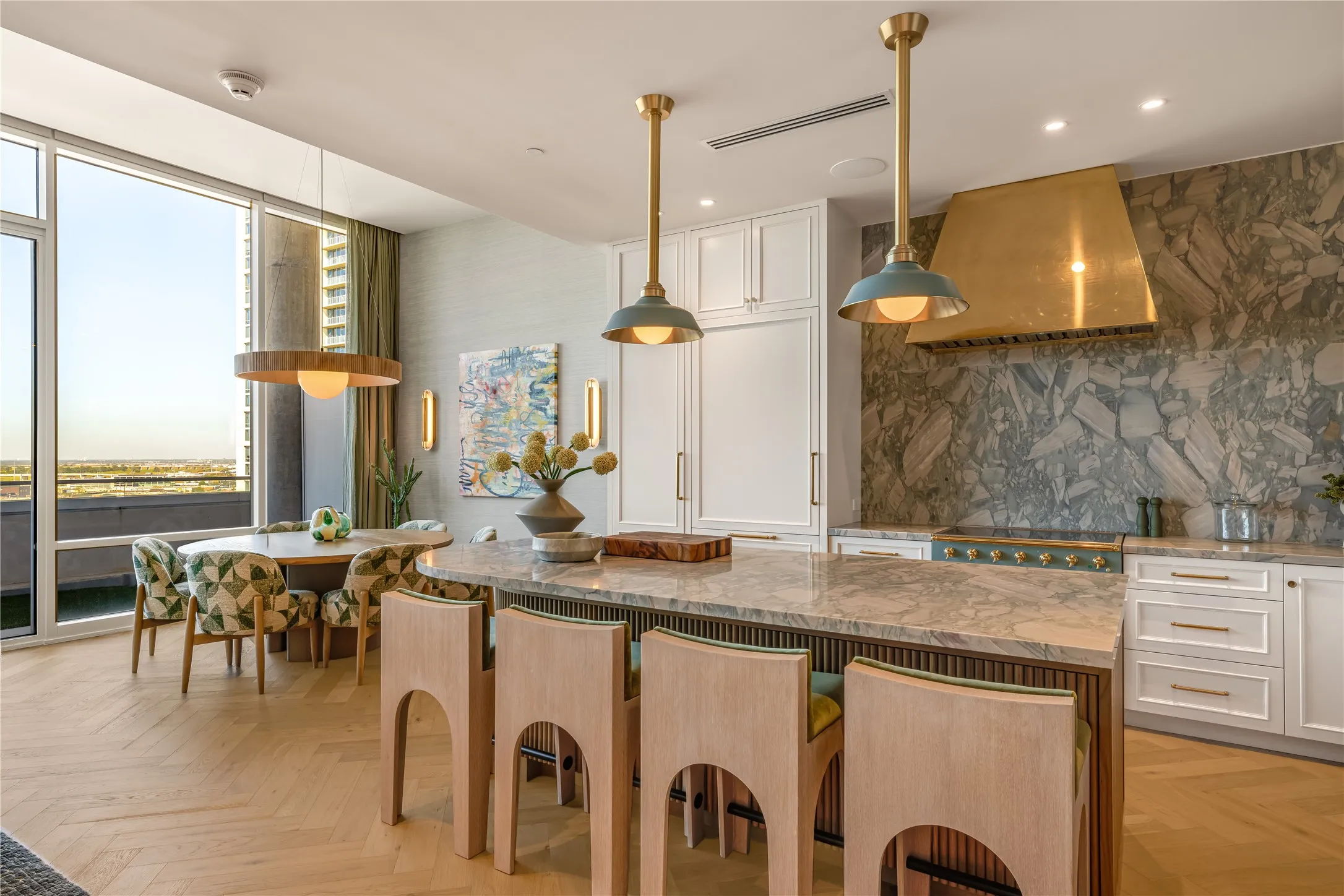 Condominium For Sale in Dallas County , 2408 Victory Park Lane 1442, Dallas, Texas 75219, 2 Bedroom, 3 Bathroom, 2 Garage spaces, 2,435 Sqft, built in 2005, mls#21404134, Real Estate Agent in Dallas, Homes For Sale in Dallas county, Homes For Sale in Dallas, Realtor in Dallas Texas, Real Estate Brokerage Independent Realty Texas, Luminita Cordes Realtor