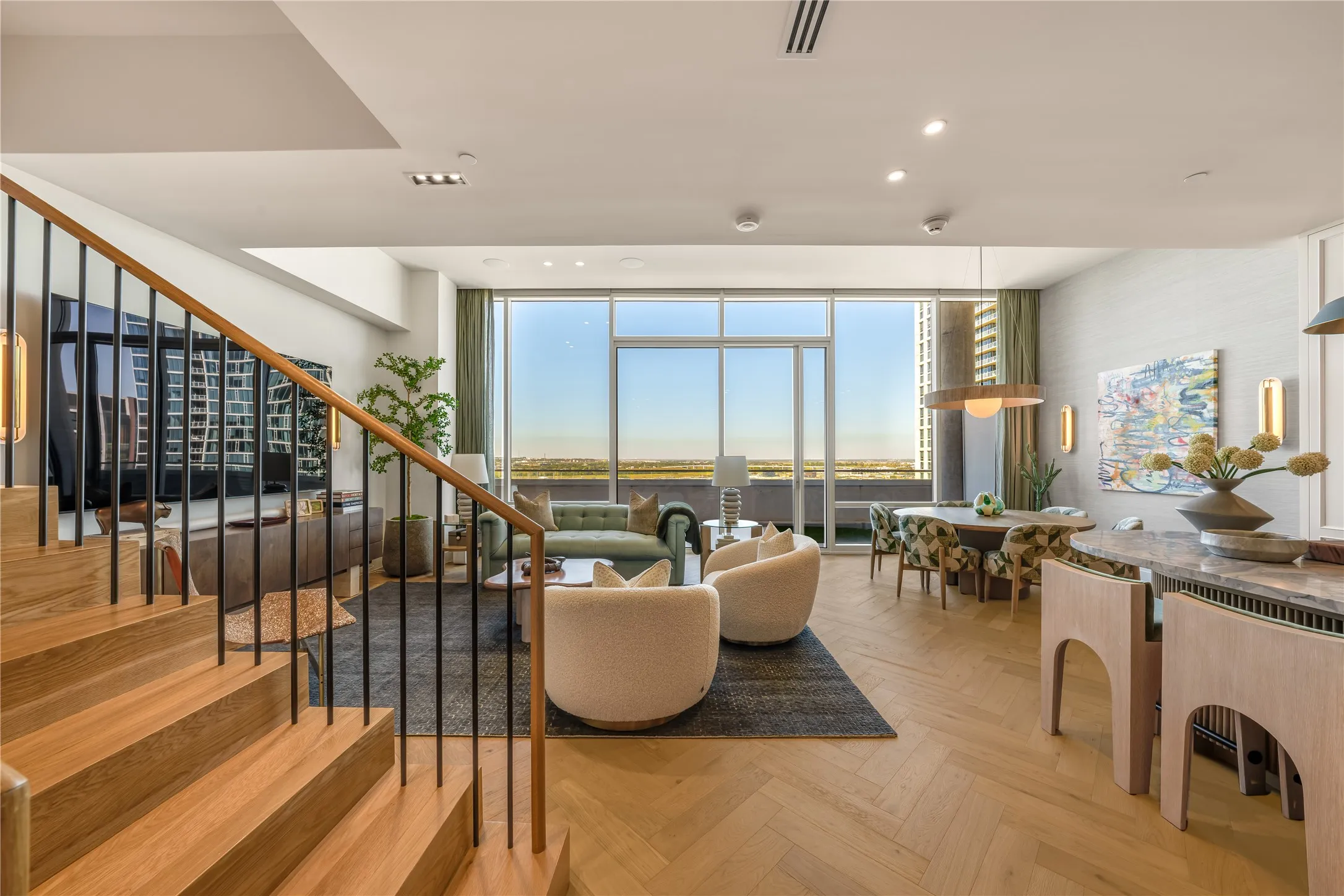 Condominium For Sale in Dallas County , 2408 Victory Park Lane 1442, Dallas, Texas 75219, 2 Bedroom, 3 Bathroom, 2 Garage spaces, 2,435 Sqft, built in 2005, mls#21404134, Real Estate Agent in Dallas, Homes For Sale in Dallas county, Homes For Sale in Dallas, Realtor in Dallas Texas, Real Estate Brokerage Independent Realty Texas, Luminita Cordes Realtor
