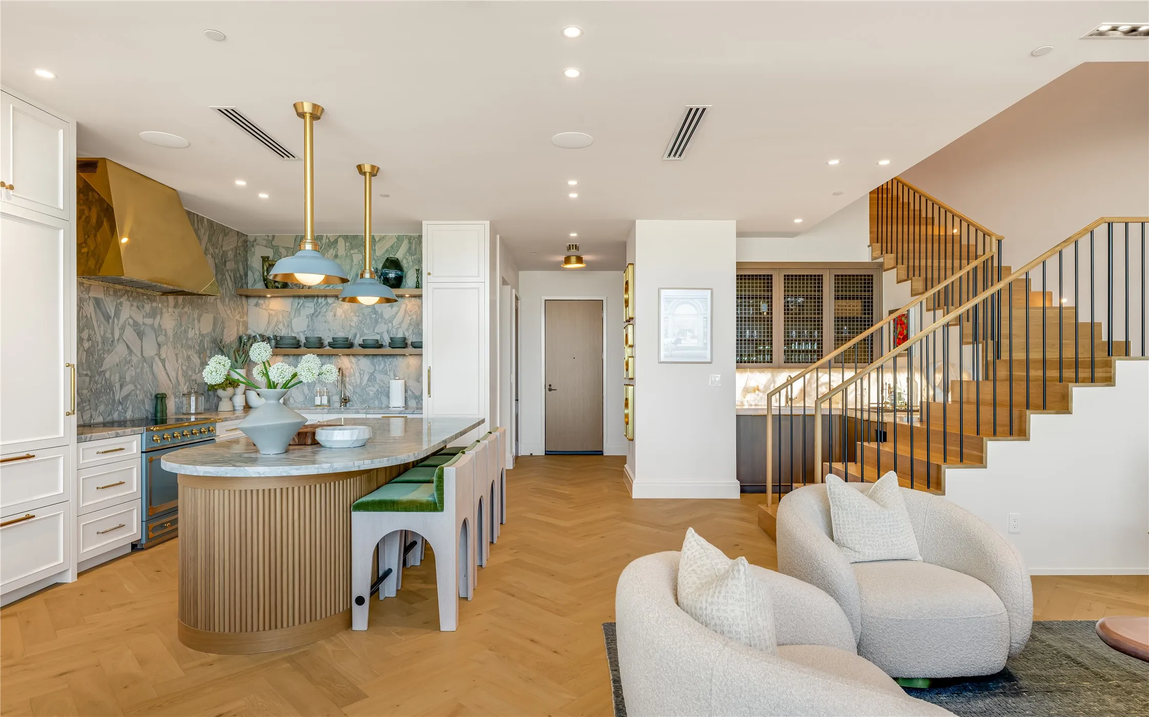 Condominium For Sale in Dallas County , 2408 Victory Park Lane 1442, Dallas, Texas 75219, 2 Bedroom, 3 Bathroom, 2 Garage spaces, 2,435 Sqft, built in 2005, mls#21404134, Real Estate Agent in Dallas, Homes For Sale in Dallas county, Homes For Sale in Dallas, Realtor in Dallas Texas, Real Estate Brokerage Independent Realty Texas, Luminita Cordes Realtor