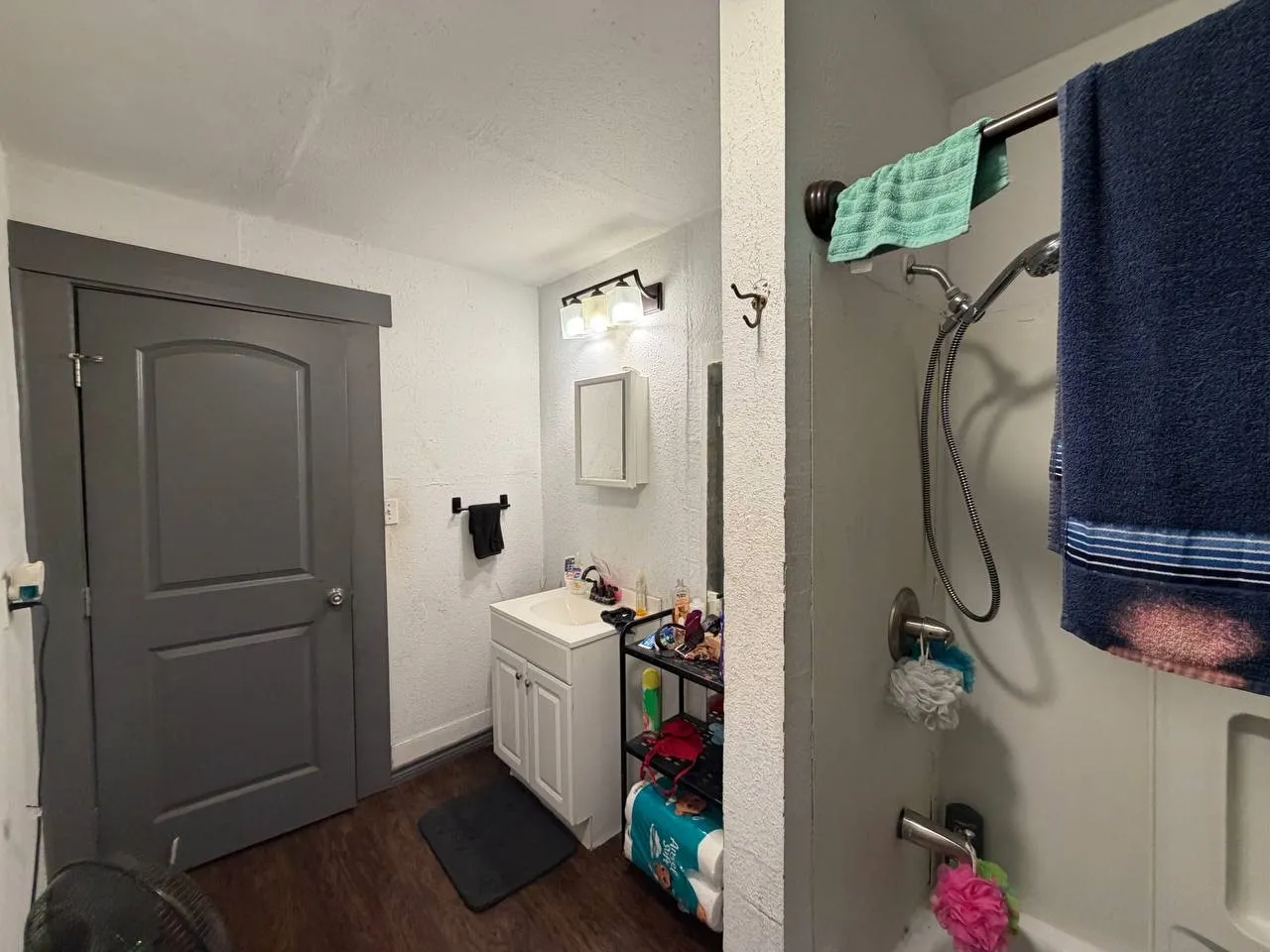 Single Family Residence For Sale in Nolan County , 406 E 12th Street, Sweetwater, Texas 79556, 2 Bedroom, 1 Bathroom, 2 Garage spaces, 938 Sqft, built in 1990, mls#21405487, Real Estate Agent in Sweetwater, Homes For Sale in Nolan county, Homes For Sale in Sweetwater, Realtor in Sweetwater Texas, Real Estate Brokerage Independent Realty Texas, Luminita Cordes Realtor