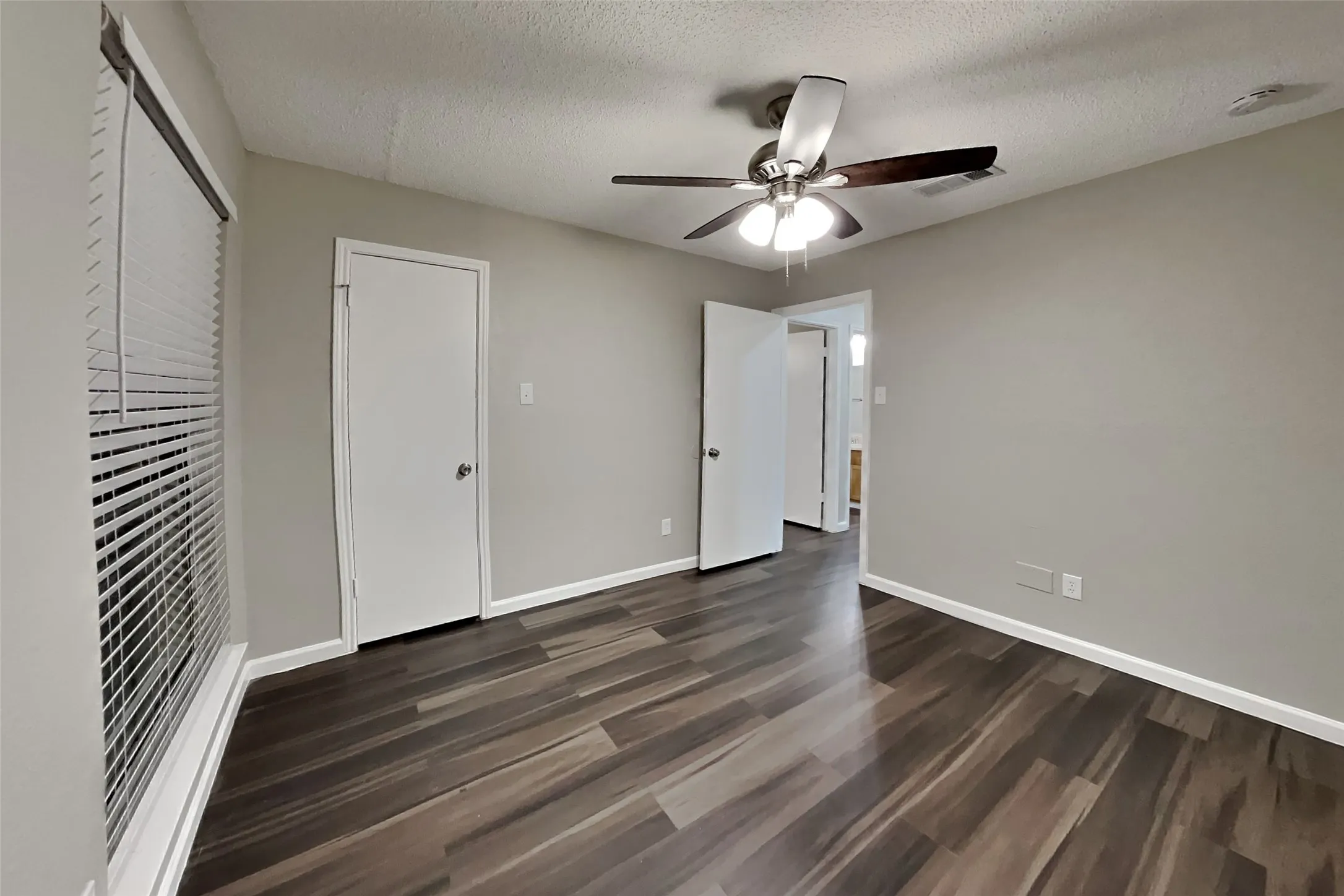 Single Family Residence For Rent in Dallas County , 3408 Beech Street, Rowlett, Texas 75089, 3 Bedroom, 2 Bathroom, 2 Garage spaces, 1,720 Sqft, built in 1986, mls#21404582, Real Estate Agent in Rowlett, Homes For Rent in Dallas county, Homes For Rent in Rowlett, Realtor in Rowlett Texas, Real Estate Brokerage Independent Realty Texas, Luminita Cordes Realtor