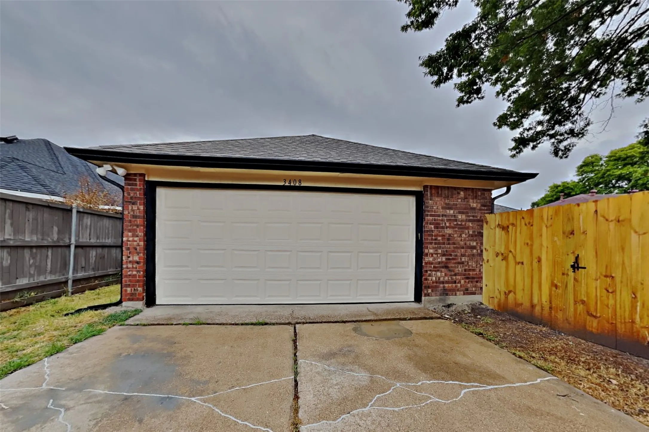 Single Family Residence For Rent in Dallas County , 3408 Beech Street, Rowlett, Texas 75089, 3 Bedroom, 2 Bathroom, 2 Garage spaces, 1,720 Sqft, built in 1986, mls#21404582, Real Estate Agent in Rowlett, Homes For Rent in Dallas county, Homes For Rent in Rowlett, Realtor in Rowlett Texas, Real Estate Brokerage Independent Realty Texas, Luminita Cordes Realtor