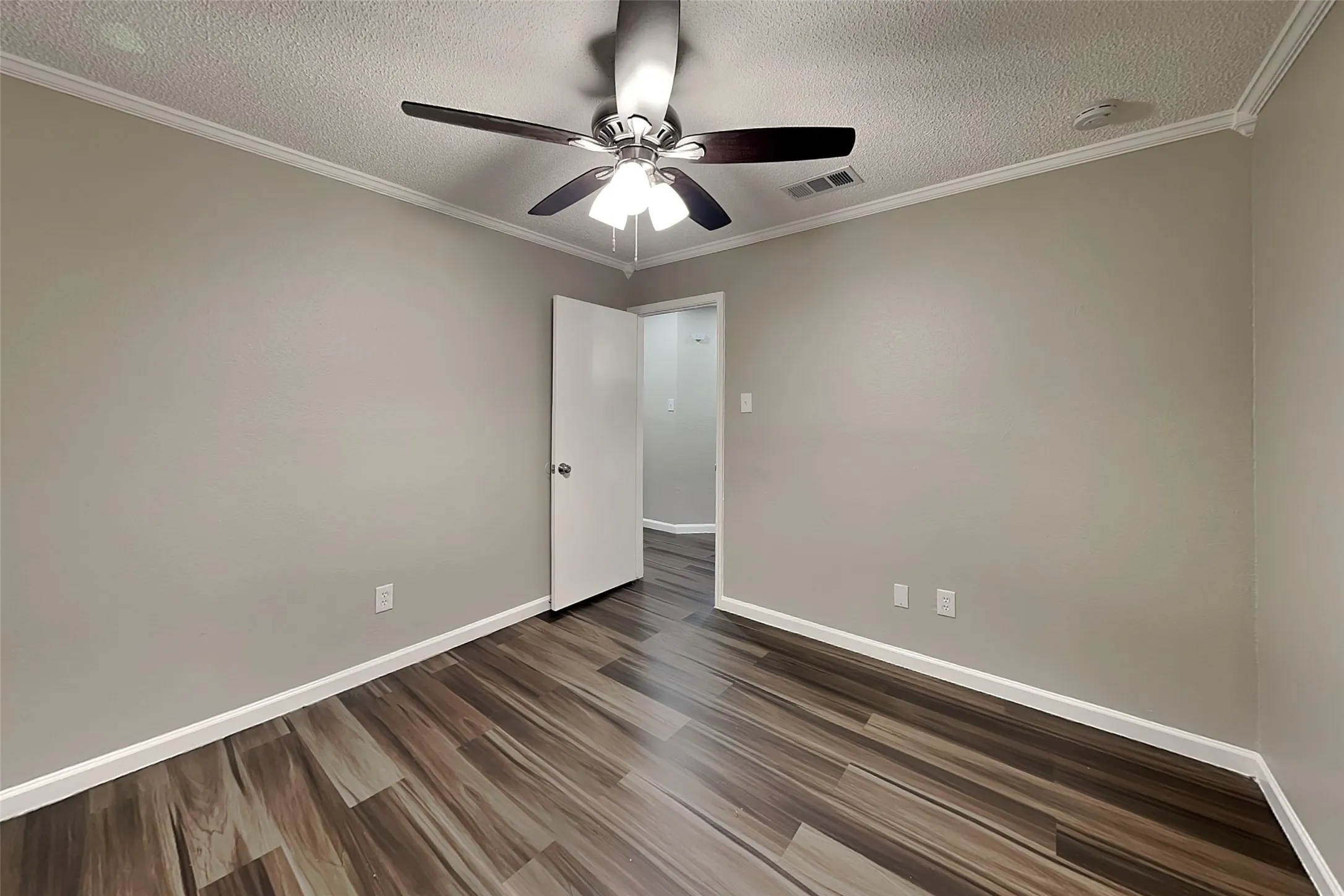 Single Family Residence For Rent in Dallas County , 3408 Beech Street, Rowlett, Texas 75089, 3 Bedroom, 2 Bathroom, 2 Garage spaces, 1,720 Sqft, built in 1986, mls#21404582, Real Estate Agent in Rowlett, Homes For Rent in Dallas county, Homes For Rent in Rowlett, Realtor in Rowlett Texas, Real Estate Brokerage Independent Realty Texas, Luminita Cordes Realtor