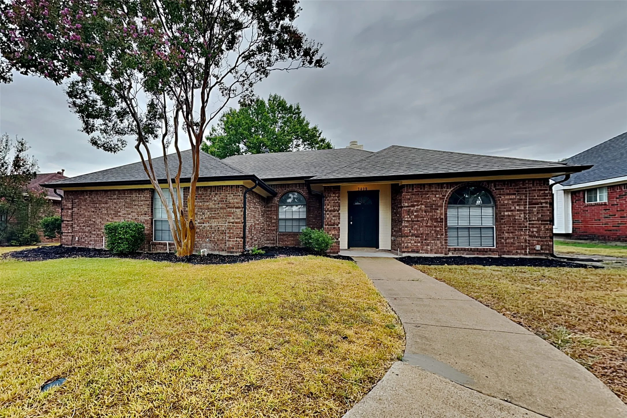 Single Family Residence For Rent in Dallas County , 3408 Beech Street, Rowlett, Texas 75089, 3 Bedroom, 2 Bathroom, 2 Garage spaces, 1,720 Sqft, built in 1986, mls#21404582, Real Estate Agent in Rowlett, Homes For Rent in Dallas county, Homes For Rent in Rowlett, Realtor in Rowlett Texas, Real Estate Brokerage Independent Realty Texas, Luminita Cordes Realtor