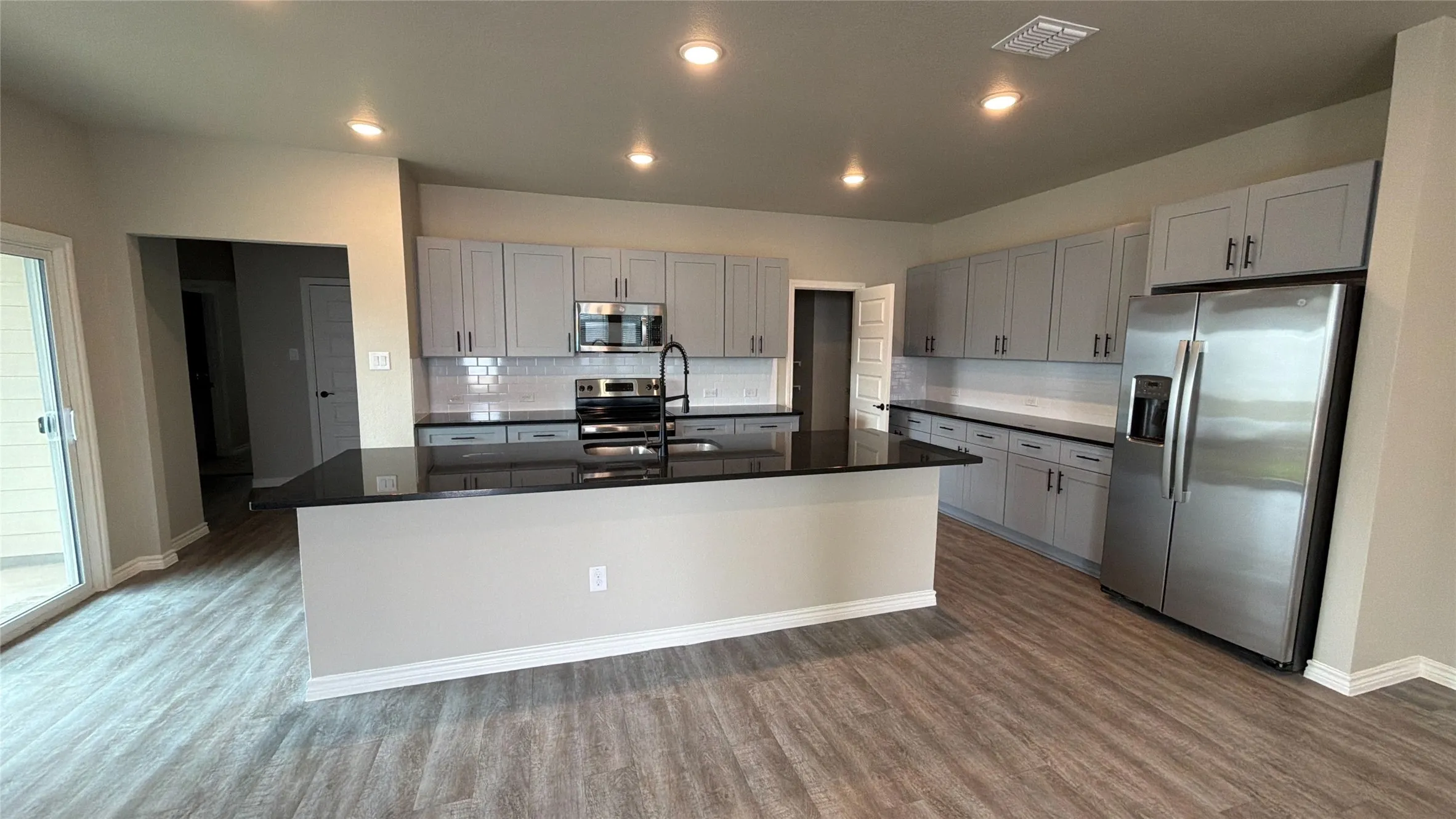 Single Family Residence For Rent in Denton County , 604 Vine Street 144, Argyle, Texas 76226, 4 Bedroom, 4 Bathroom, 2 Garage spaces, 2,430 Sqft, built in 2022, mls#21405488, Real Estate Agent in Argyle, Homes For Rent in Denton county, Homes For Rent in Argyle, Realtor in Argyle Texas, Real Estate Brokerage Independent Realty Texas, Luminita Cordes Realtor