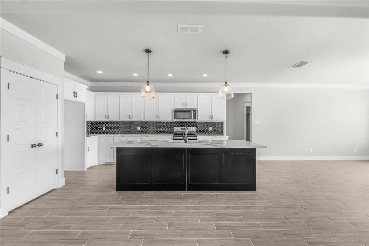 Single Family Residence For Sale in Parker County , 4020 Windy Point Ranch Road, Cresson, Texas 76035, 4 Bedroom, 2 Bathroom, 3 Garage spaces, 2,257 Sqft, built in 2022, mls#21371732, Real Estate Agent in Cresson, Homes For Sale in Parker county, Homes For Sale in Cresson, Realtor in Cresson Texas, Real Estate Brokerage Independent Realty Texas, Luminita Cordes Realtor