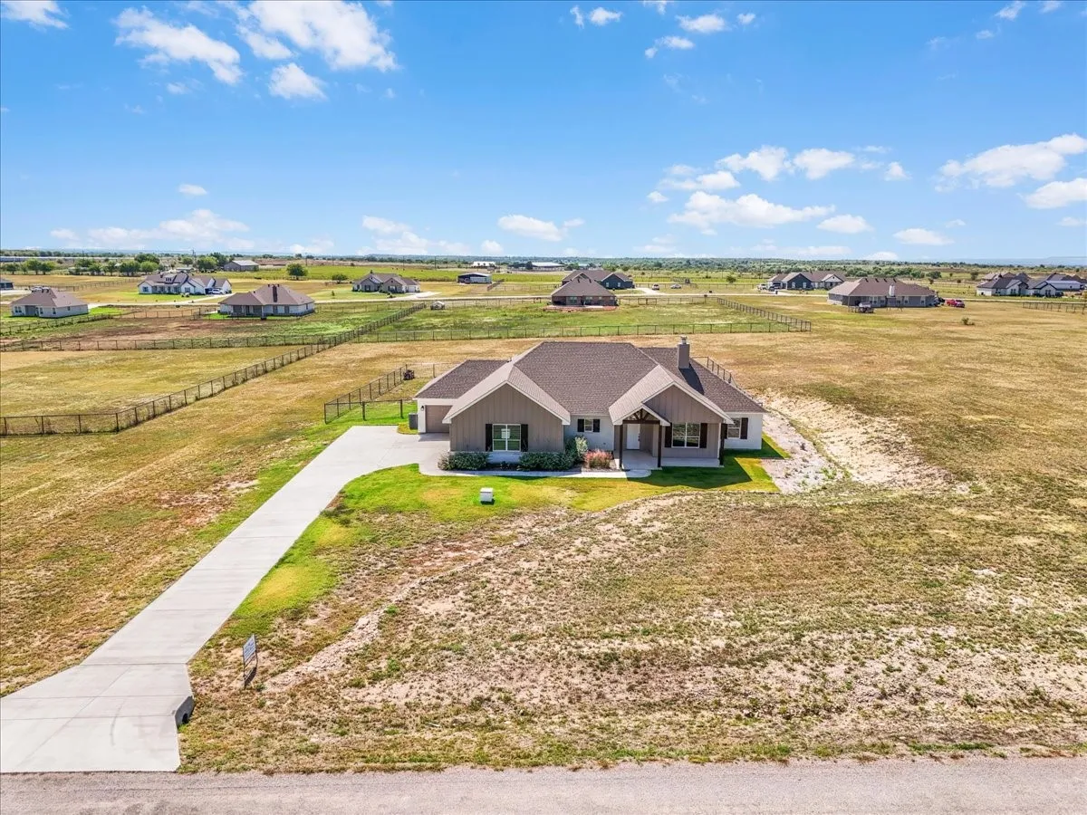 Single Family Residence For Sale in Parker County , 4020 Windy Point Ranch Road, Cresson, Texas 76035, 4 Bedroom, 2 Bathroom, 3 Garage spaces, 2,257 Sqft, built in 2022, mls#21371732, Real Estate Agent in Cresson, Homes For Sale in Parker county, Homes For Sale in Cresson, Realtor in Cresson Texas, Real Estate Brokerage Independent Realty Texas, Luminita Cordes Realtor