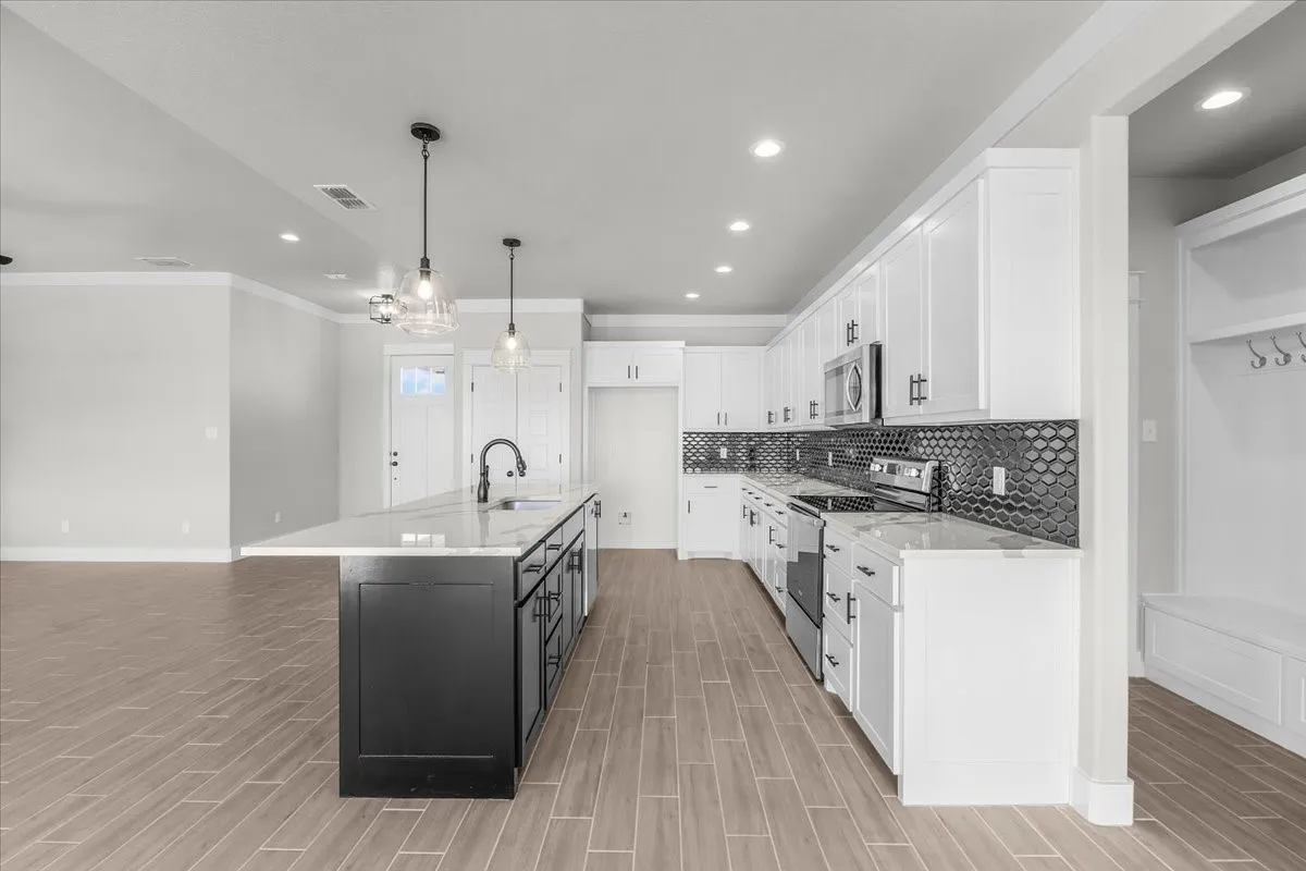 Single Family Residence For Sale in Parker County , 4020 Windy Point Ranch Road, Cresson, Texas 76035, 4 Bedroom, 2 Bathroom, 3 Garage spaces, 2,257 Sqft, built in 2022, mls#21371732, Real Estate Agent in Cresson, Homes For Sale in Parker county, Homes For Sale in Cresson, Realtor in Cresson Texas, Real Estate Brokerage Independent Realty Texas, Luminita Cordes Realtor