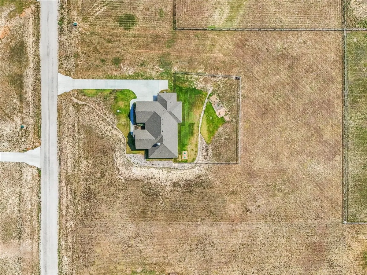 Single Family Residence For Sale in Parker County , 4020 Windy Point Ranch Road, Cresson, Texas 76035, 4 Bedroom, 2 Bathroom, 3 Garage spaces, 2,257 Sqft, built in 2022, mls#21371732, Real Estate Agent in Cresson, Homes For Sale in Parker county, Homes For Sale in Cresson, Realtor in Cresson Texas, Real Estate Brokerage Independent Realty Texas, Luminita Cordes Realtor