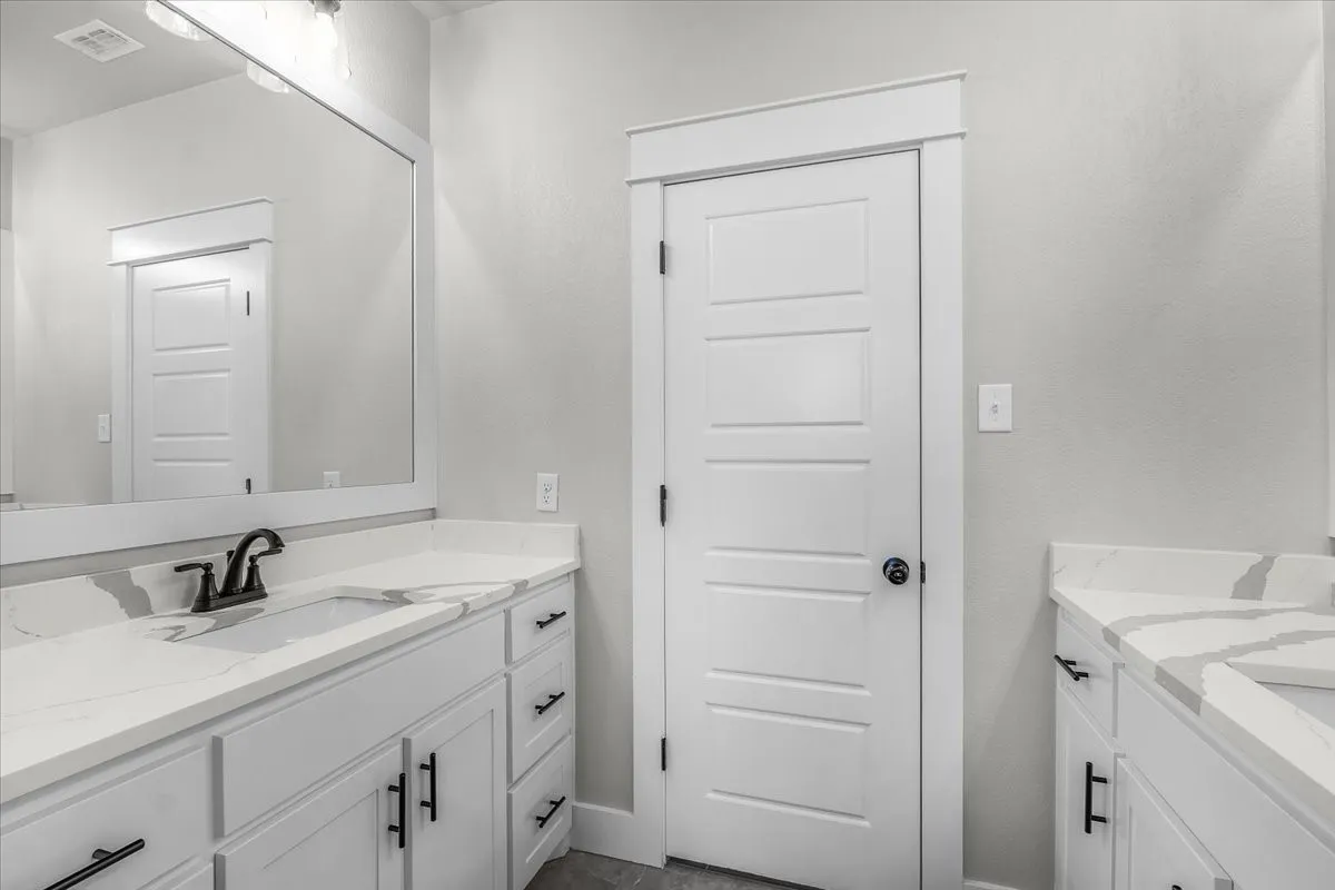 Single Family Residence For Sale in Parker County , 4020 Windy Point Ranch Road, Cresson, Texas 76035, 4 Bedroom, 2 Bathroom, 3 Garage spaces, 2,257 Sqft, built in 2022, mls#21371732, Real Estate Agent in Cresson, Homes For Sale in Parker county, Homes For Sale in Cresson, Realtor in Cresson Texas, Real Estate Brokerage Independent Realty Texas, Luminita Cordes Realtor
