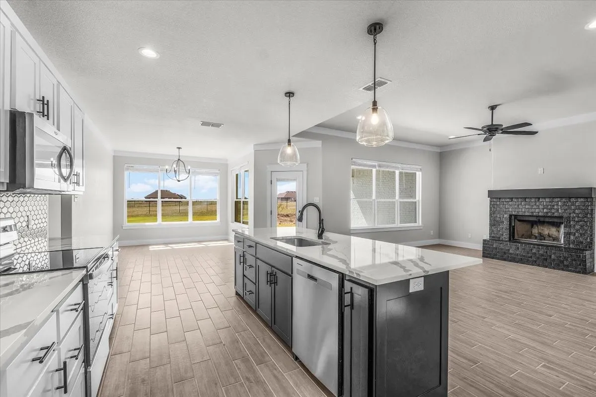 Single Family Residence For Sale in Parker County , 4020 Windy Point Ranch Road, Cresson, Texas 76035, 4 Bedroom, 2 Bathroom, 3 Garage spaces, 2,257 Sqft, built in 2022, mls#21371732, Real Estate Agent in Cresson, Homes For Sale in Parker county, Homes For Sale in Cresson, Realtor in Cresson Texas, Real Estate Brokerage Independent Realty Texas, Luminita Cordes Realtor