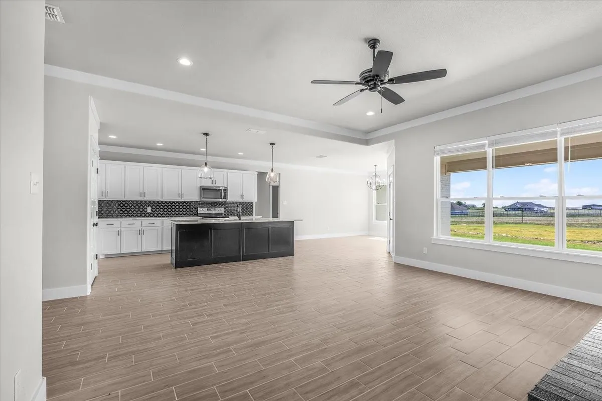 Single Family Residence For Sale in Parker County , 4020 Windy Point Ranch Road, Cresson, Texas 76035, 4 Bedroom, 2 Bathroom, 3 Garage spaces, 2,257 Sqft, built in 2022, mls#21371732, Real Estate Agent in Cresson, Homes For Sale in Parker county, Homes For Sale in Cresson, Realtor in Cresson Texas, Real Estate Brokerage Independent Realty Texas, Luminita Cordes Realtor
